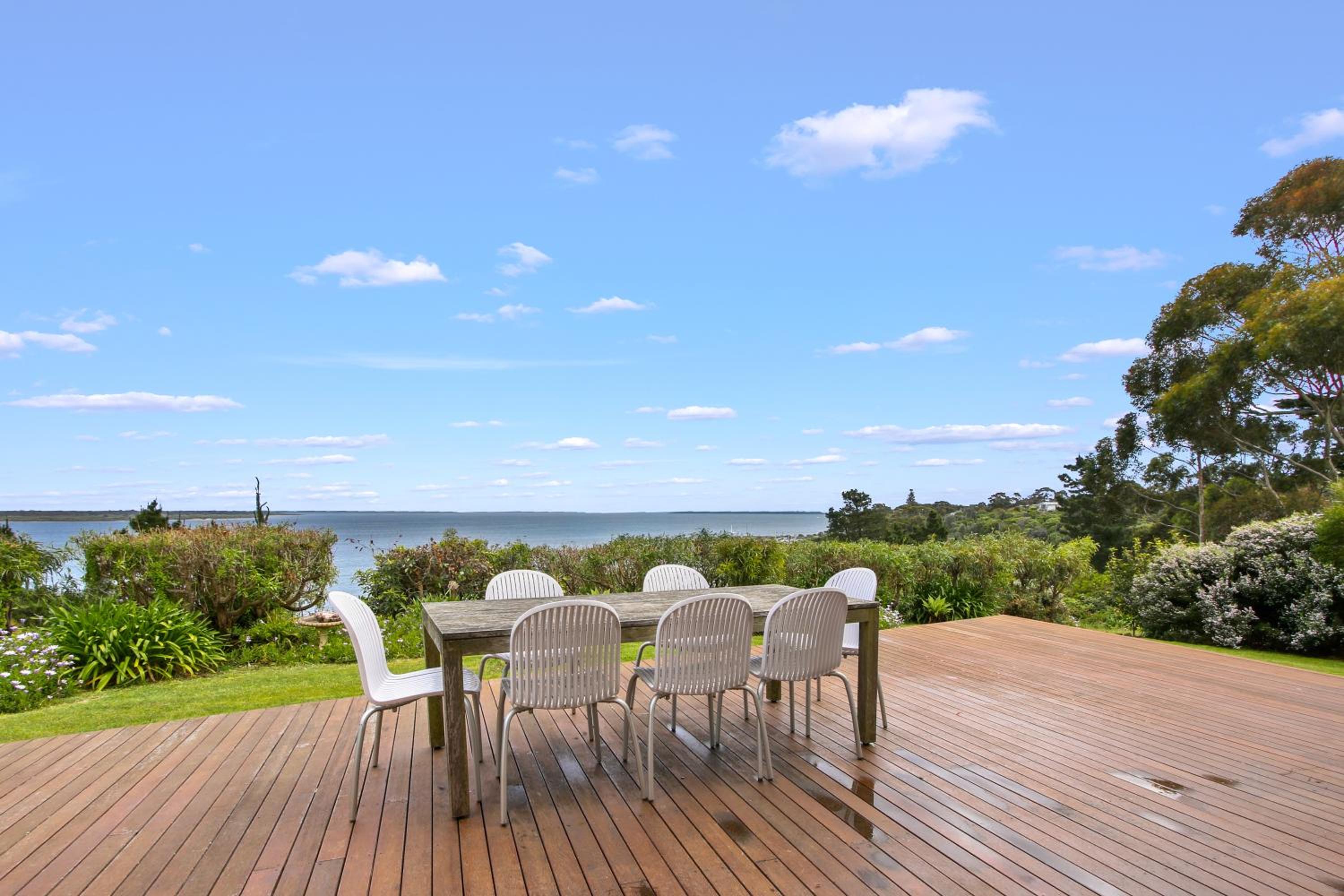 Four-Bedroom Vacation Home photo 2