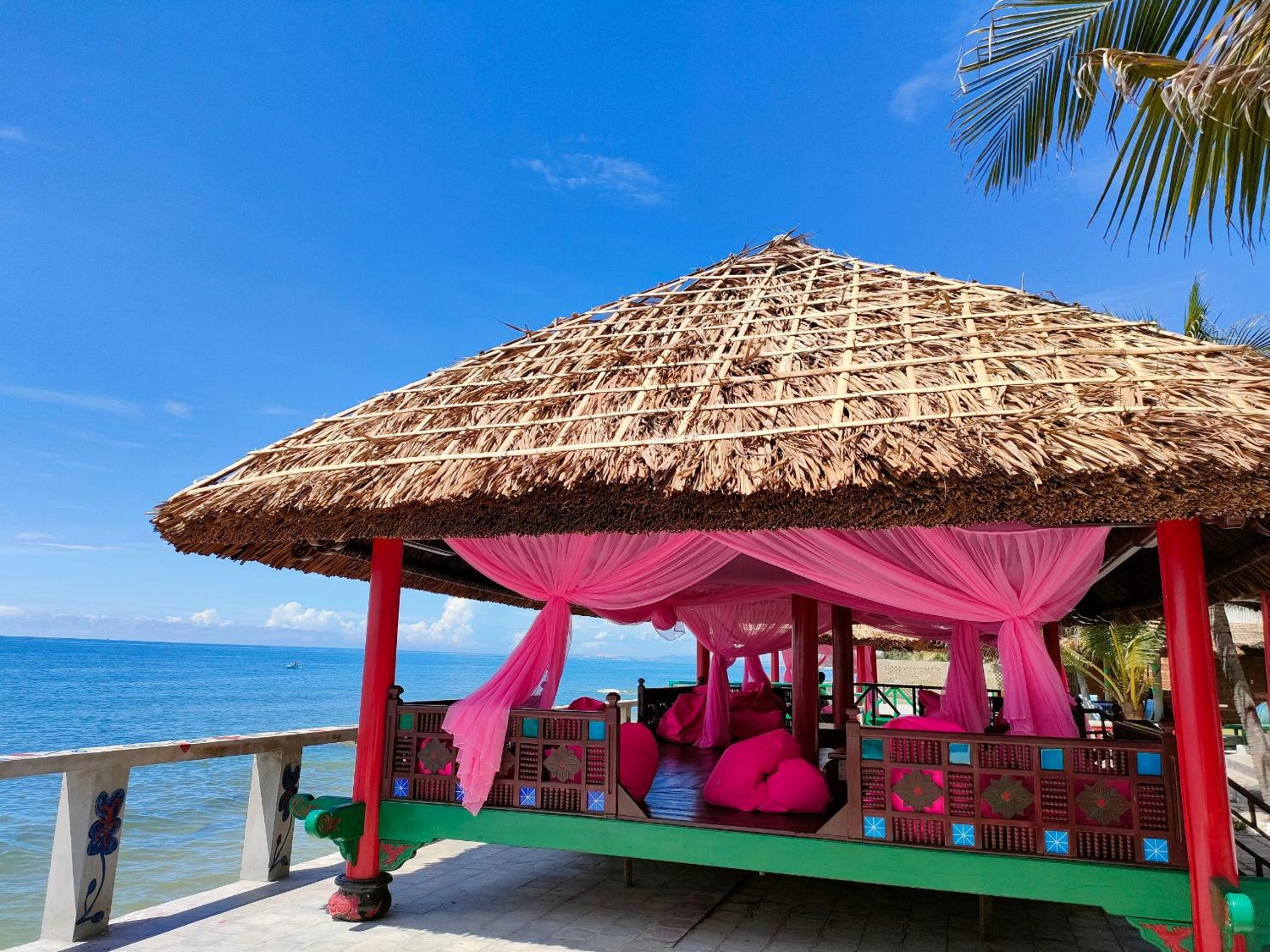 Deluxe Double Room with Balcony and Sea View photo 2
