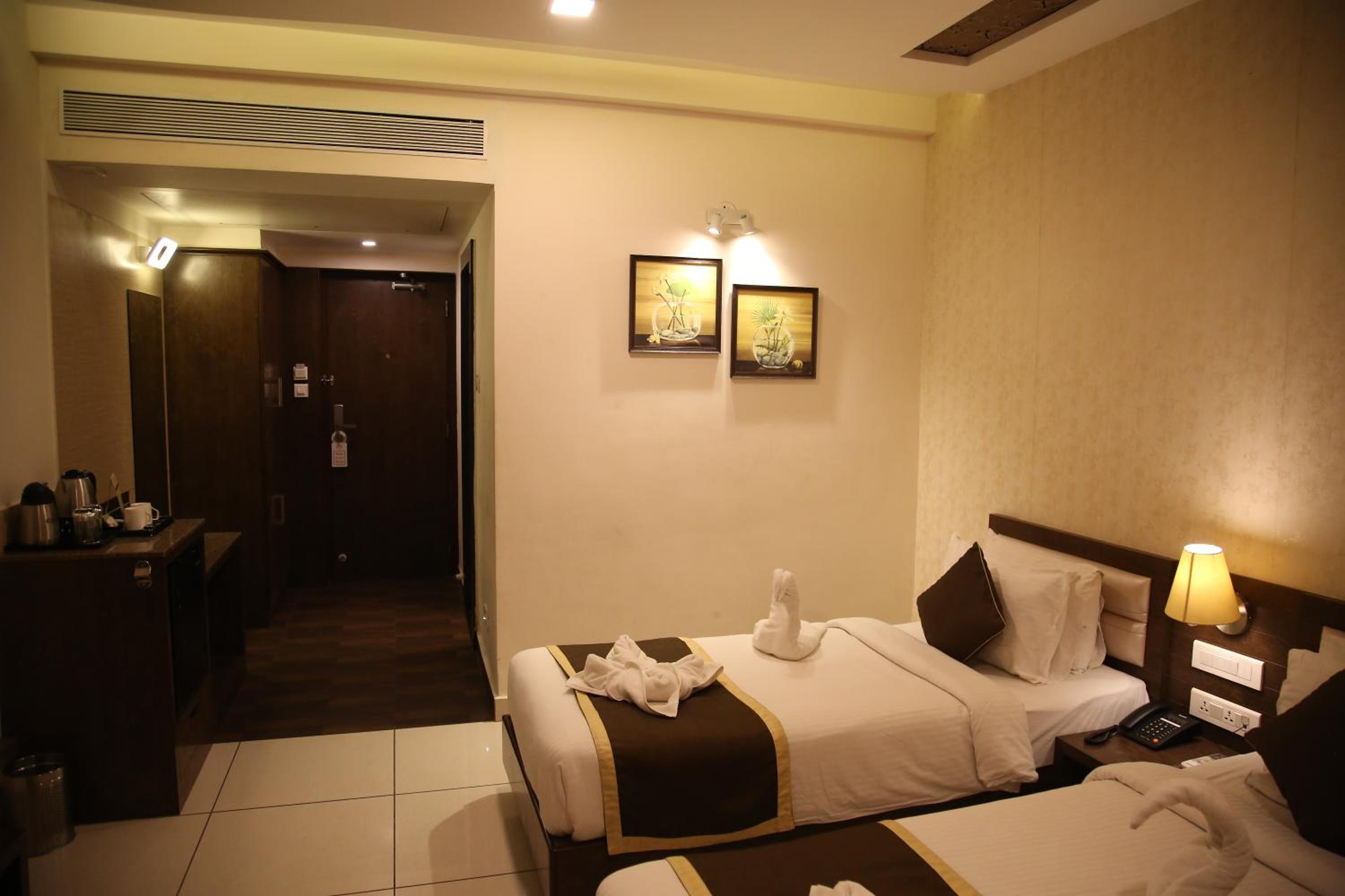 Superior Double or Twin Room - Photo 5