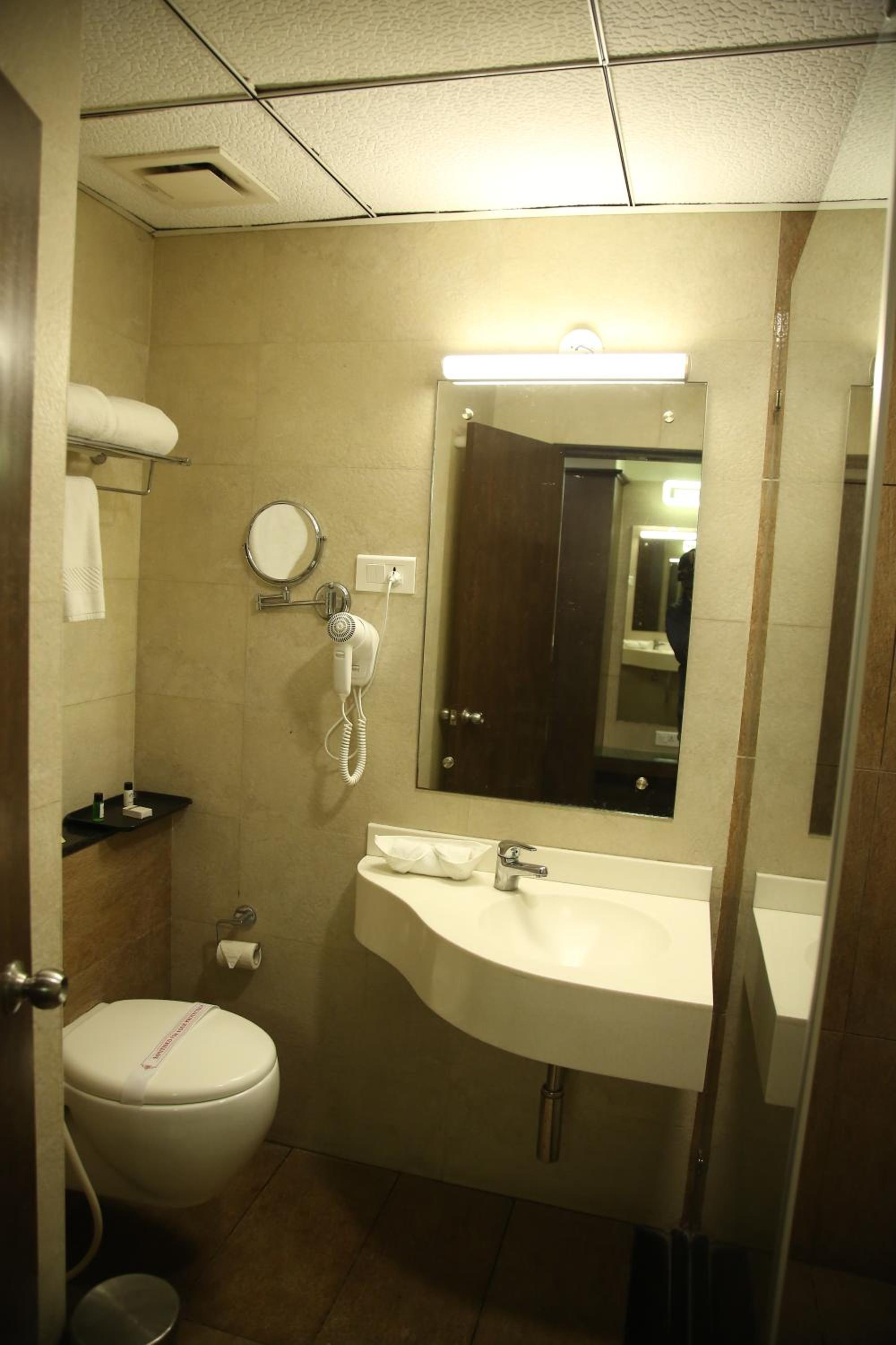 Superior Double or Twin Room - Photo 8