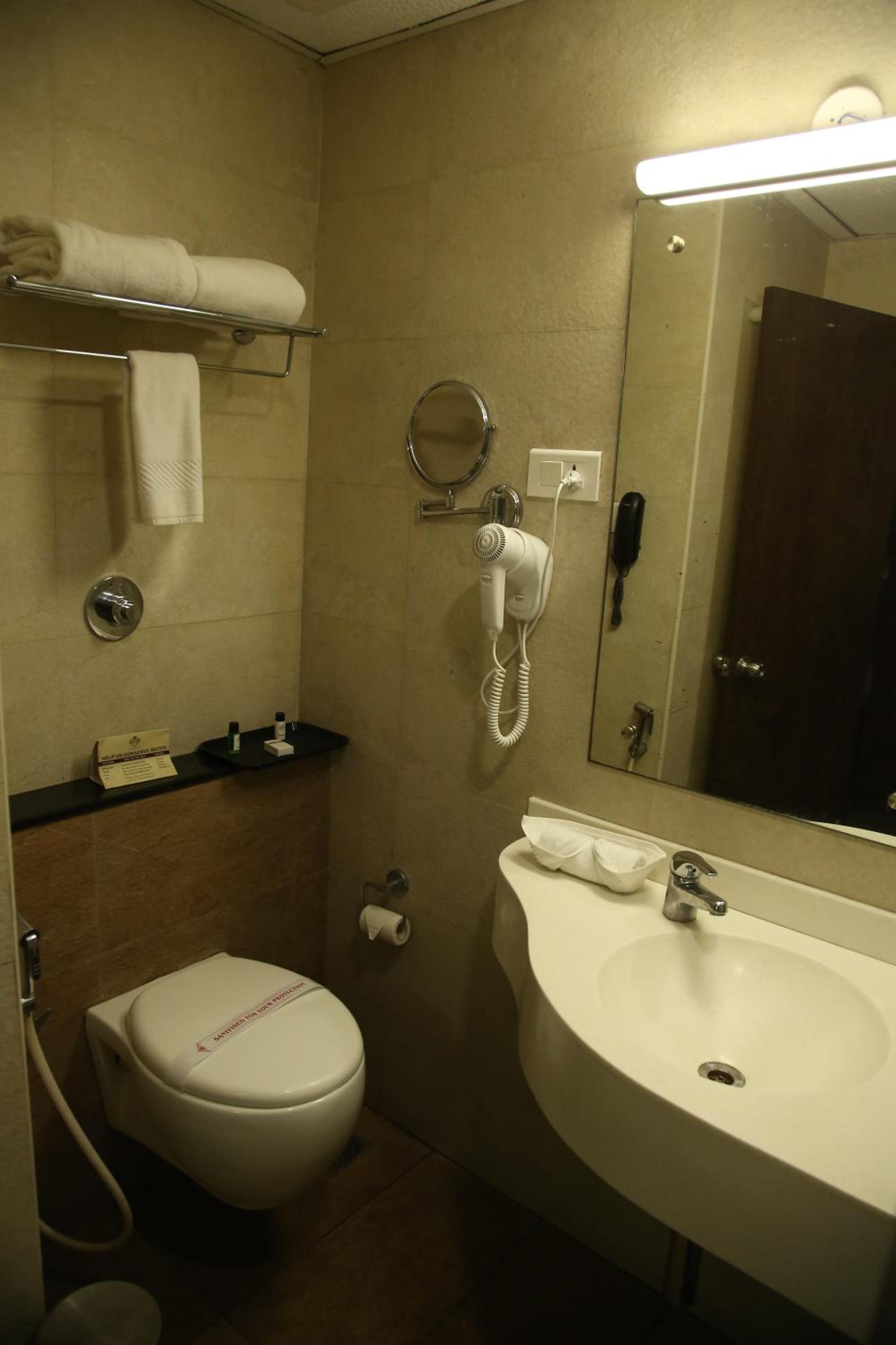 Superior Double or Twin Room - Photo 9