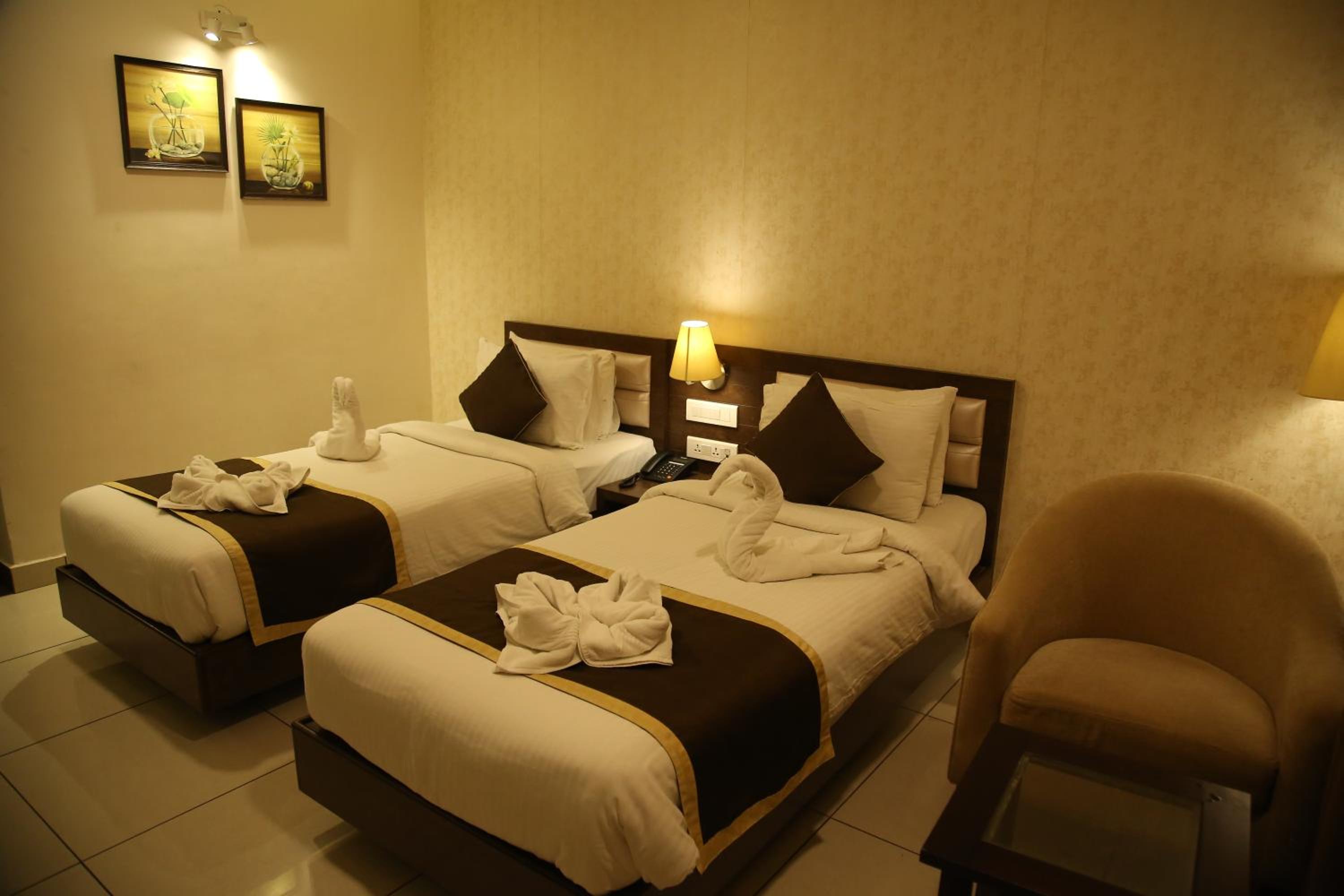 Superior Double or Twin Room - Photo 10