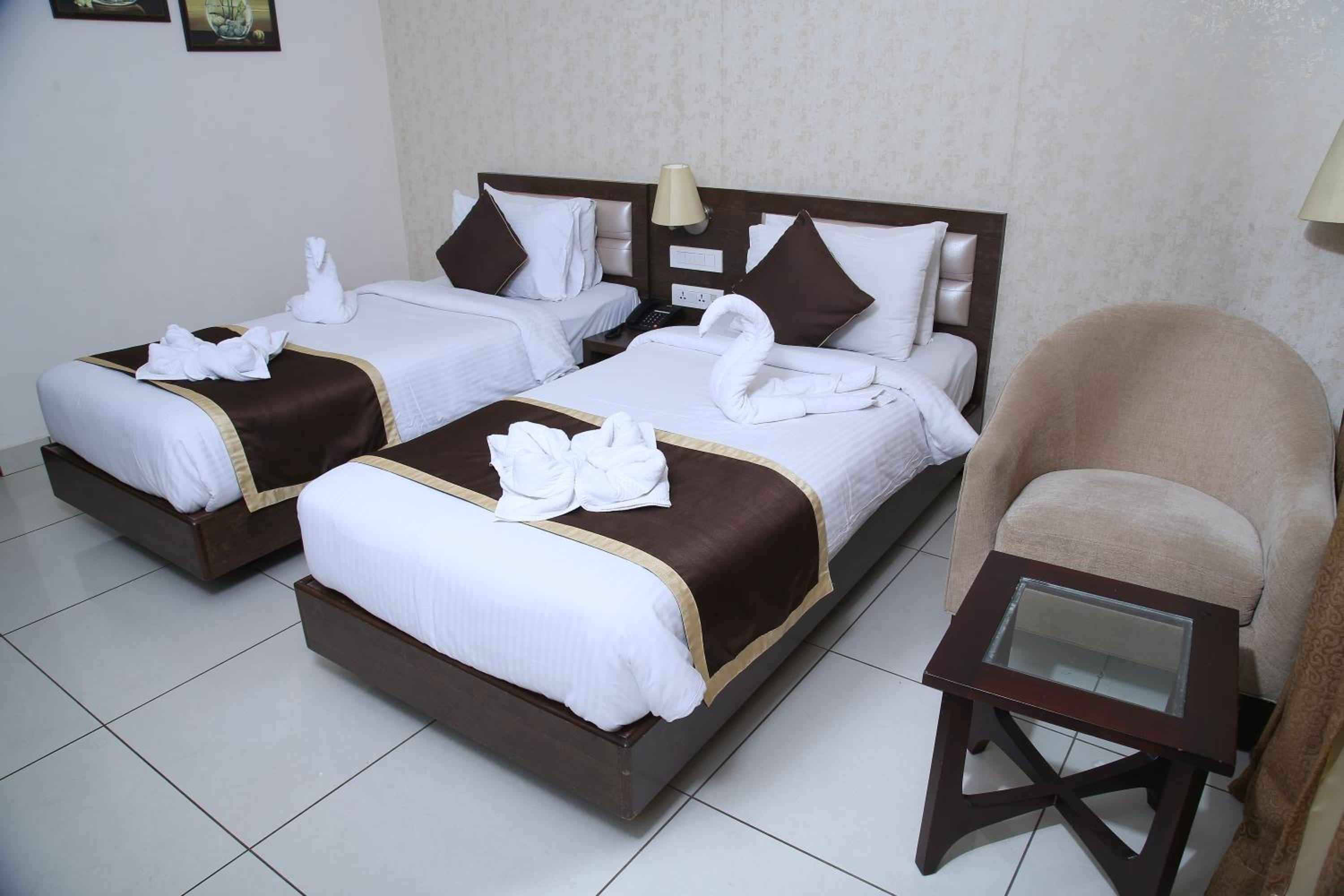 Superior Double or Twin Room - Photo 11