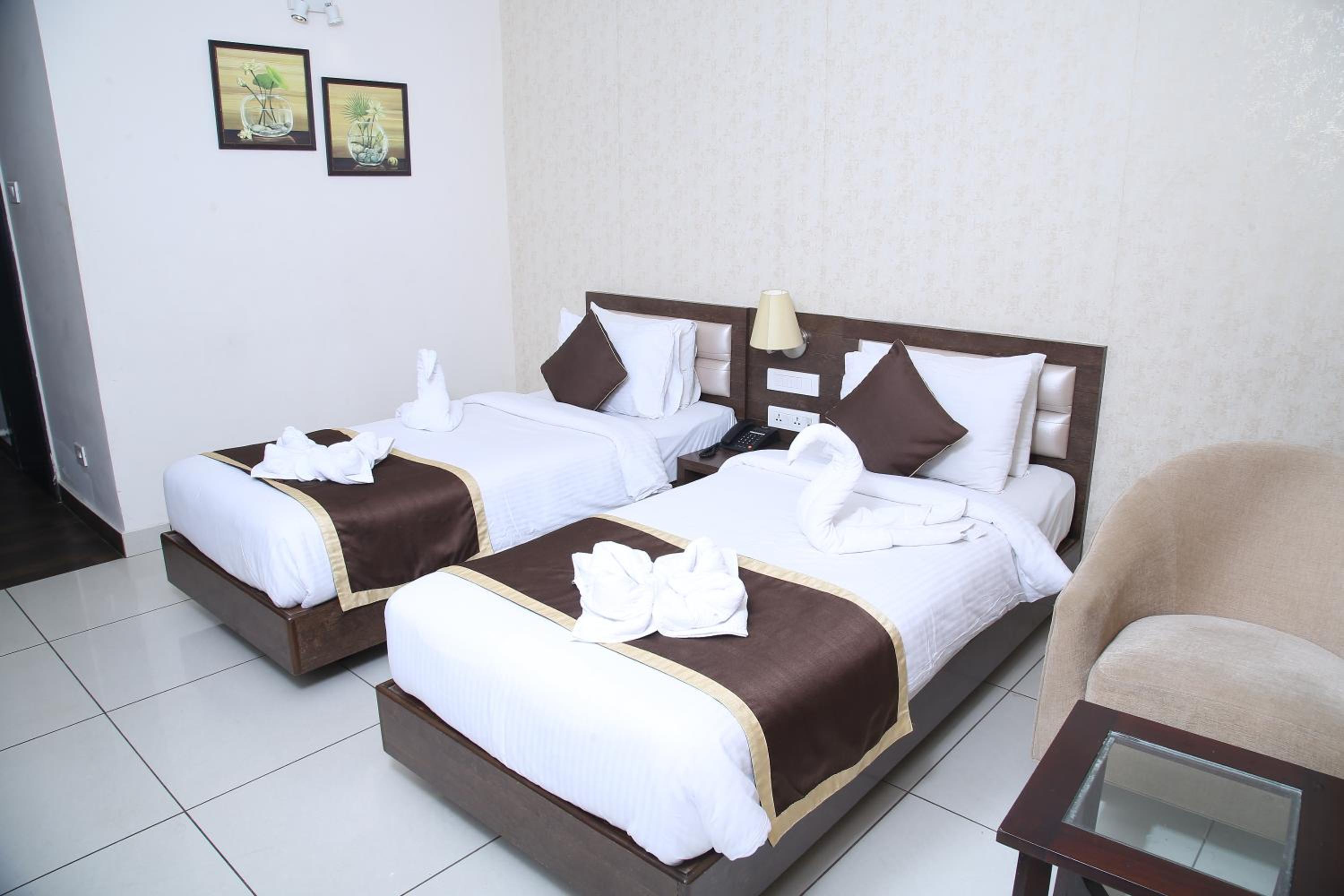 Superior Double or Twin Room - Photo 15