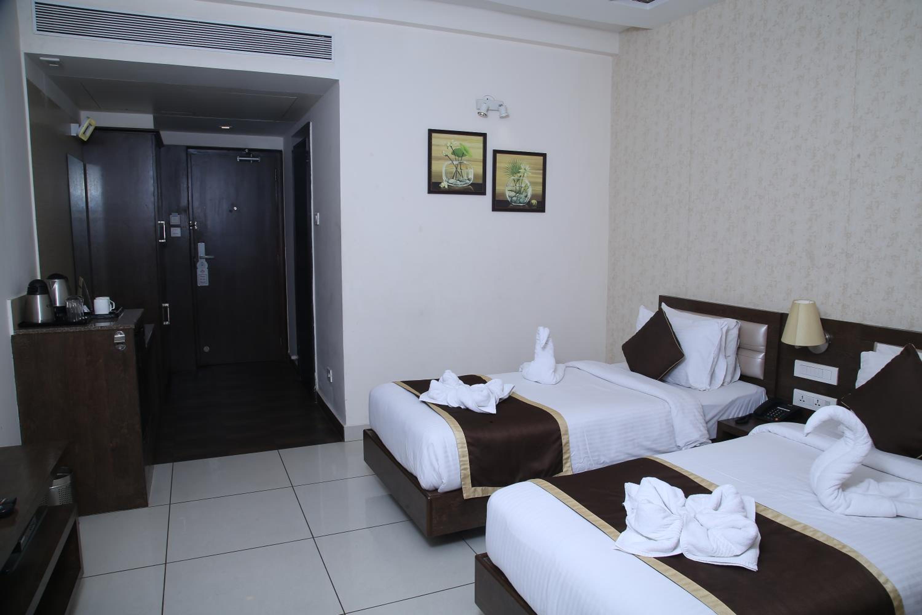 Superior Double or Twin Room - Photo 14