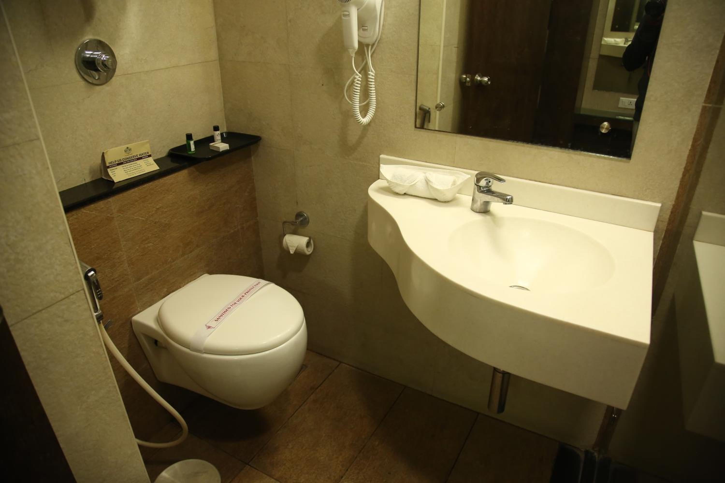 Deluxe Double or Twin Room - Photo 20