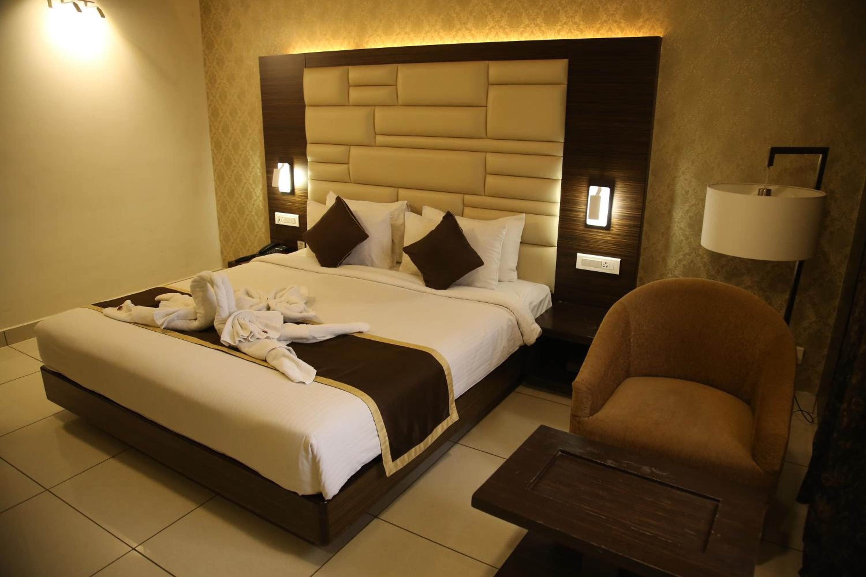 Deluxe Double or Twin Room - Photo 21