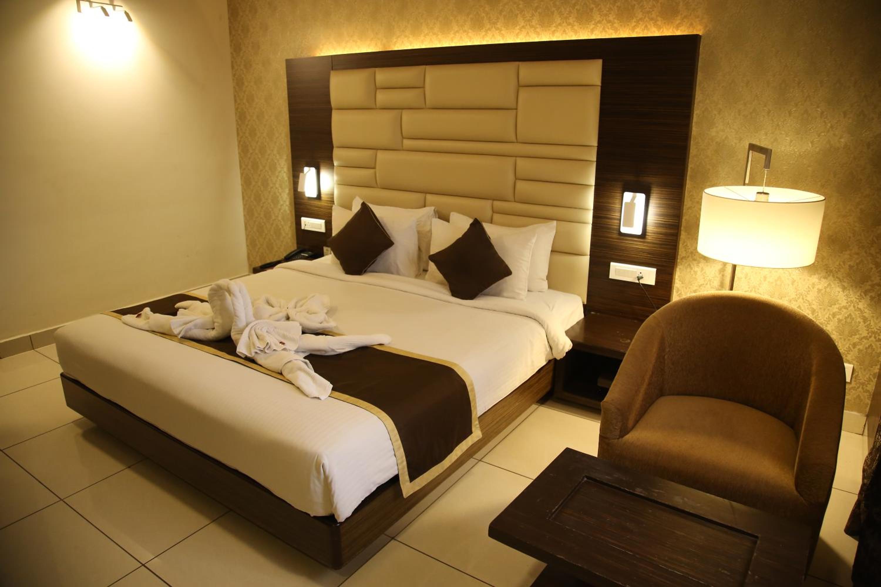 Deluxe Double or Twin Room - Photo 25