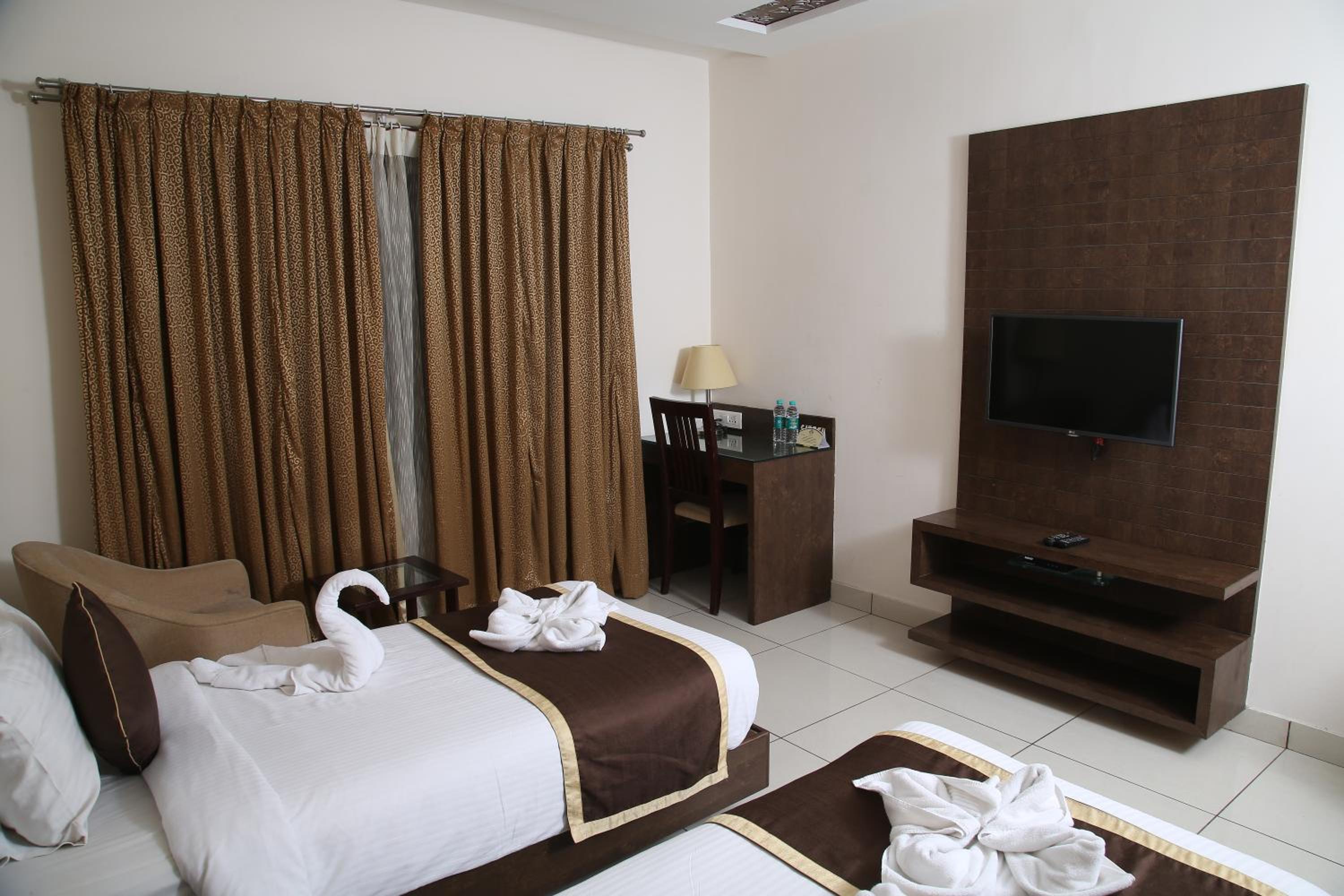 Superior Double or Twin Room - Photo 16
