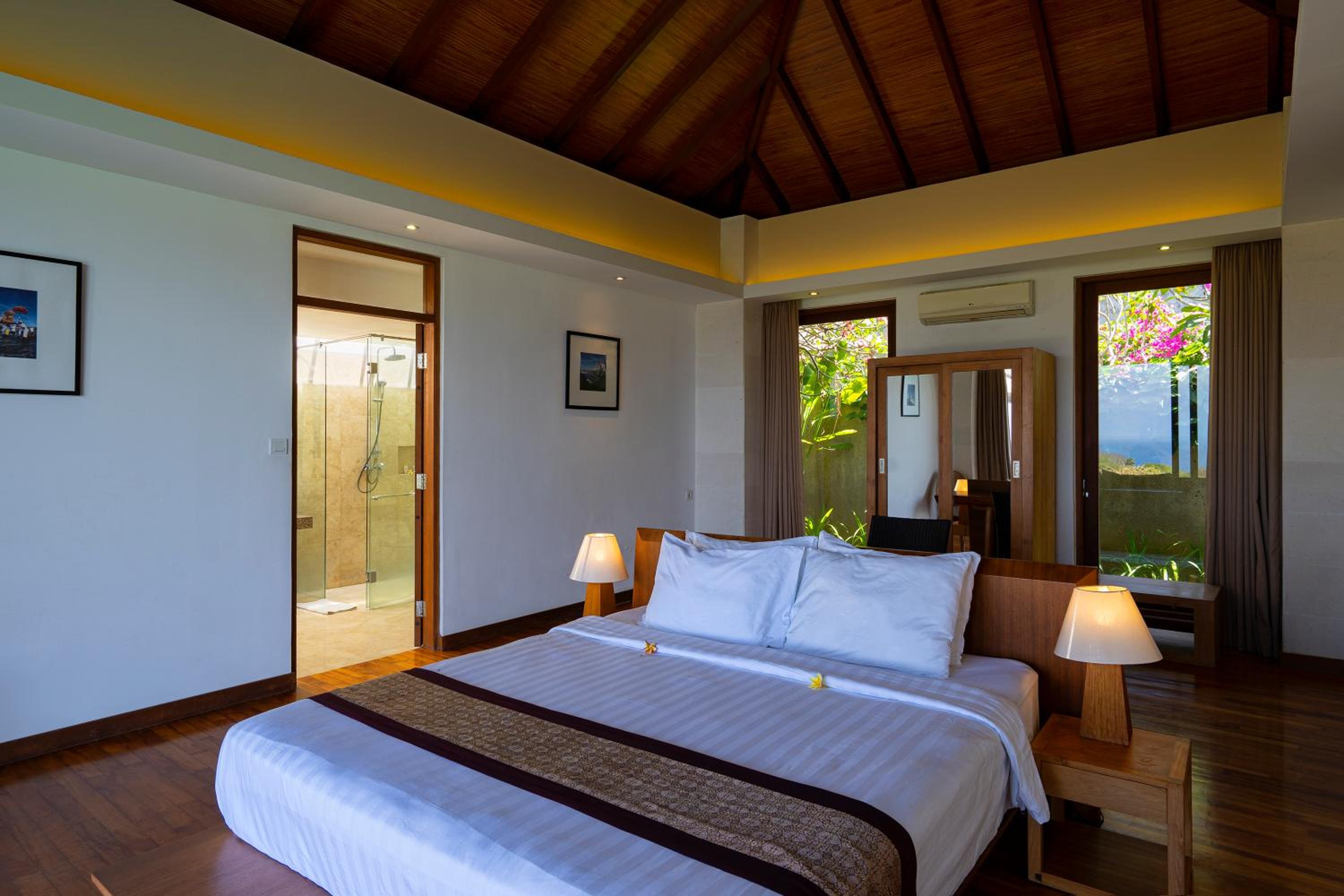 One Bedroom Ocean View Villa - Photo 9
