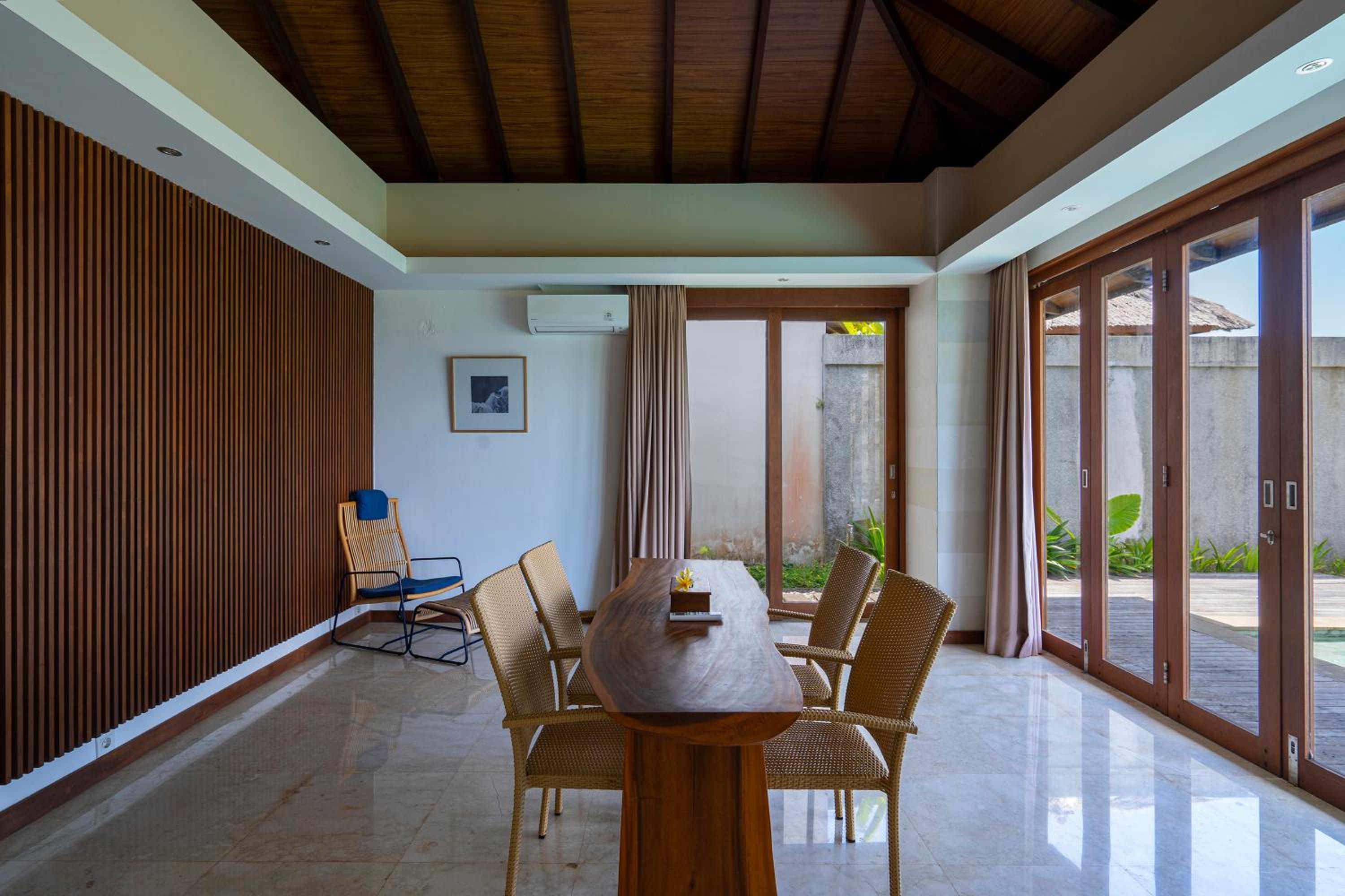 One Bedroom Ocean View Villa - Photo 3