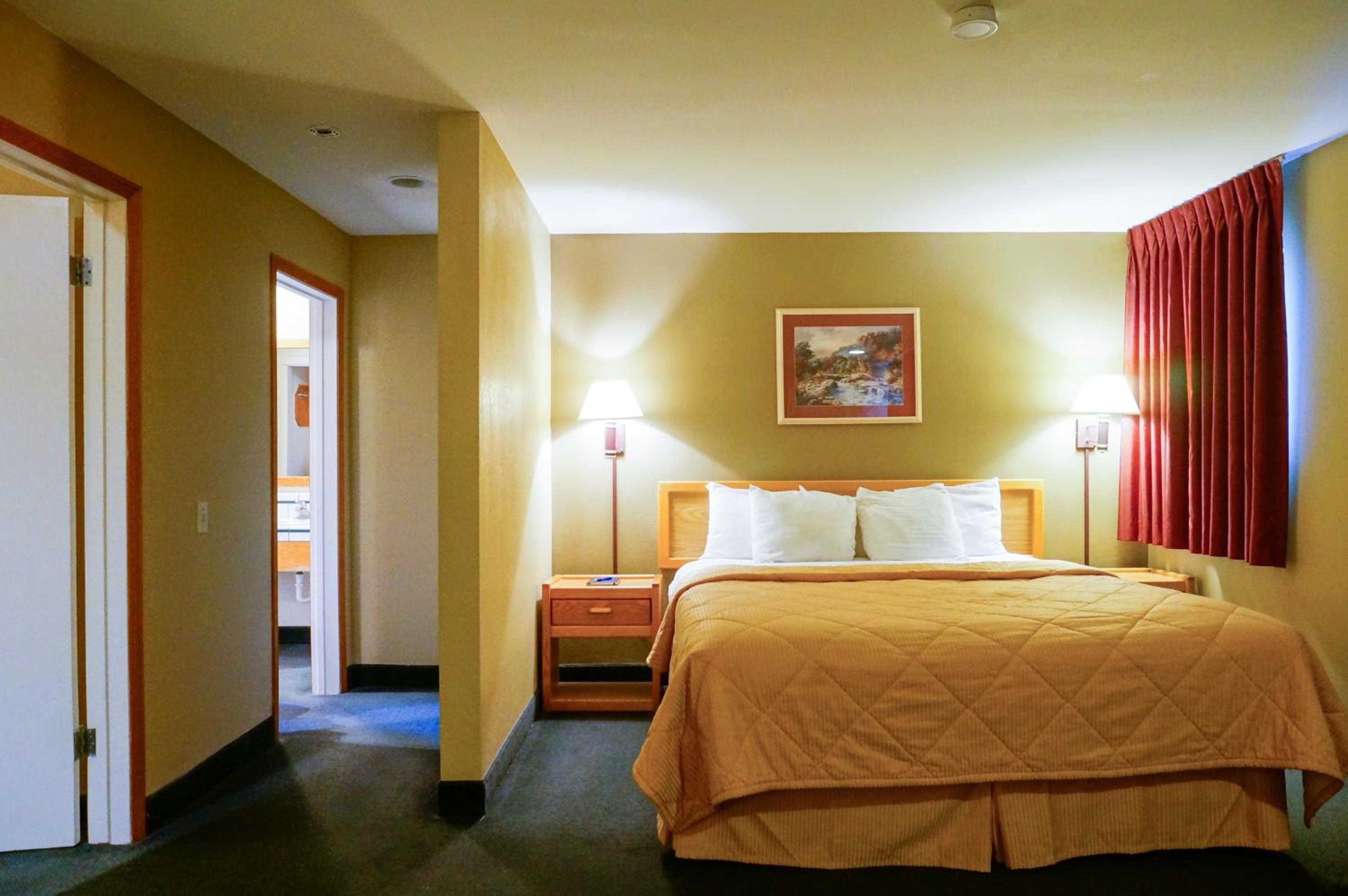 Two-Bedroom Suite (4 Adults) photo 2