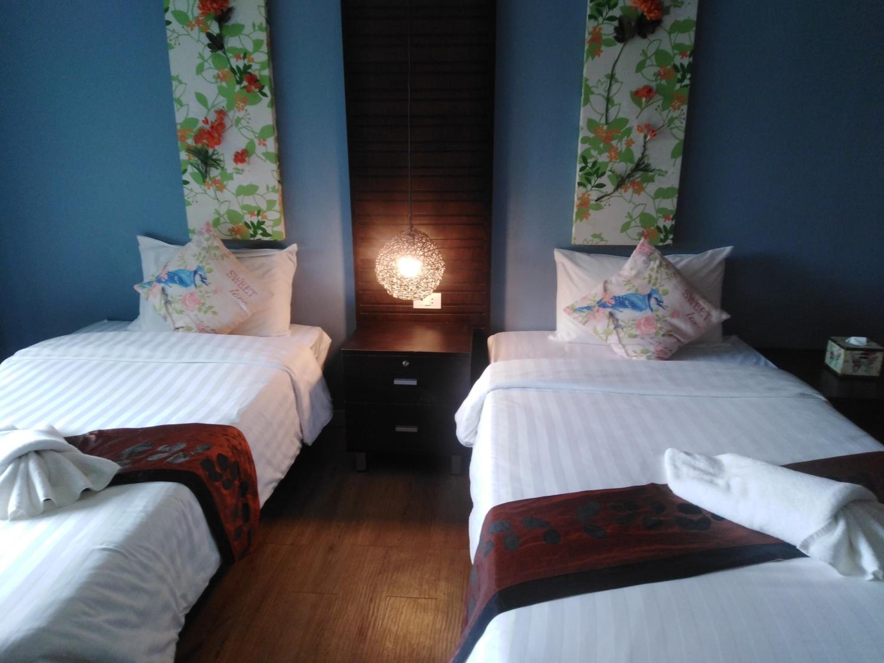 Twin Room with Balcony - Photo 2