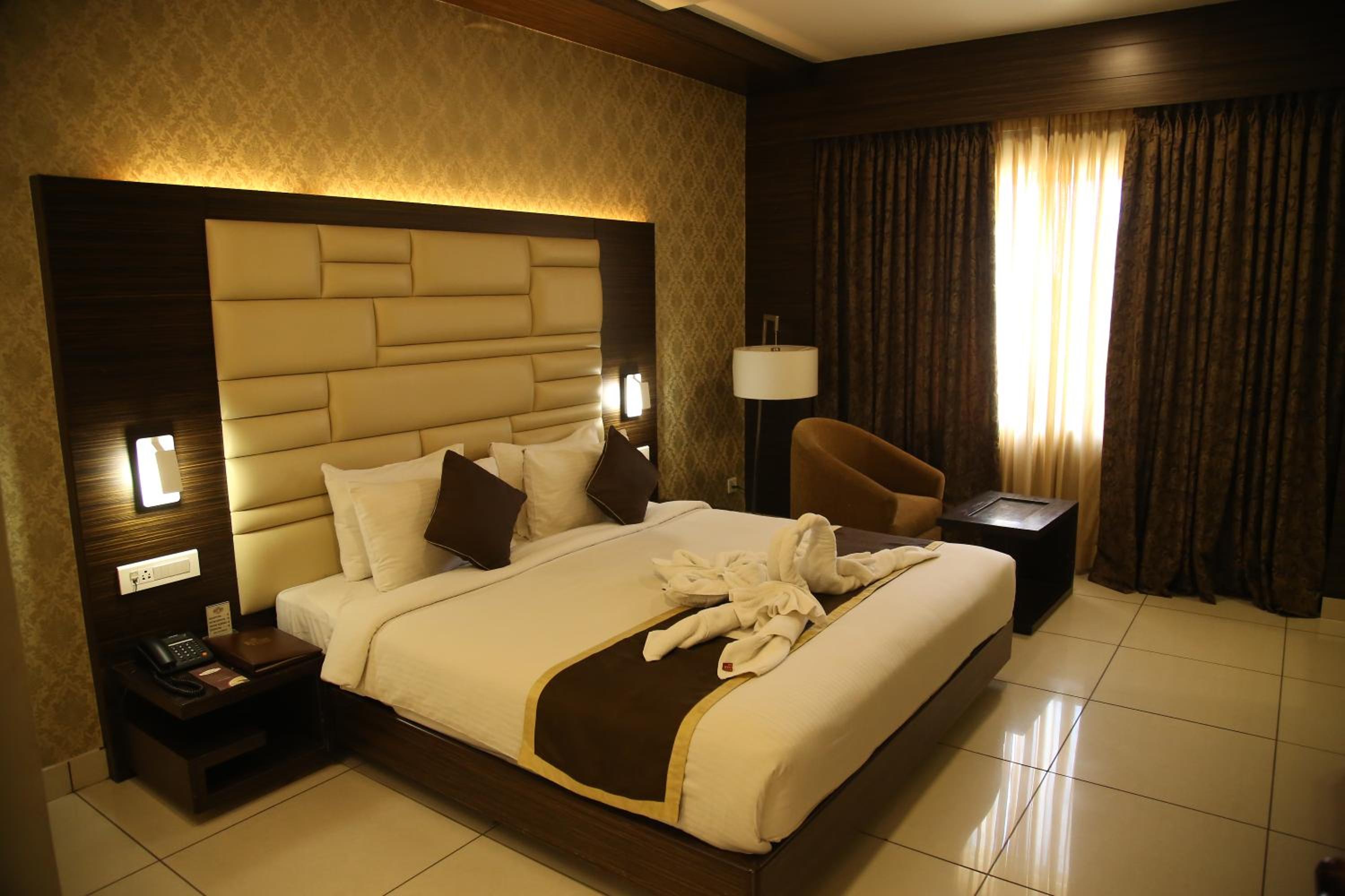 Deluxe Double or Twin Room - Photo 2