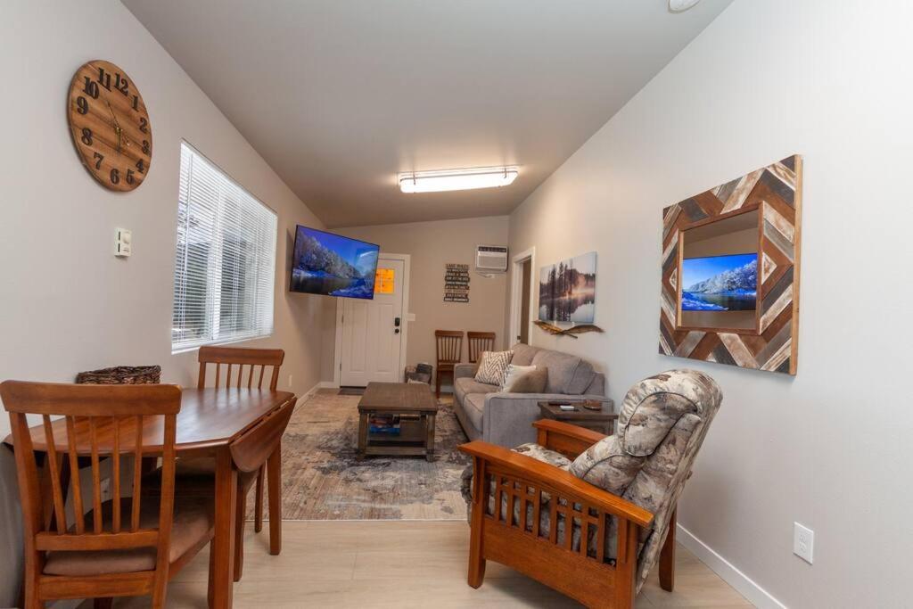 Family Room photo 1