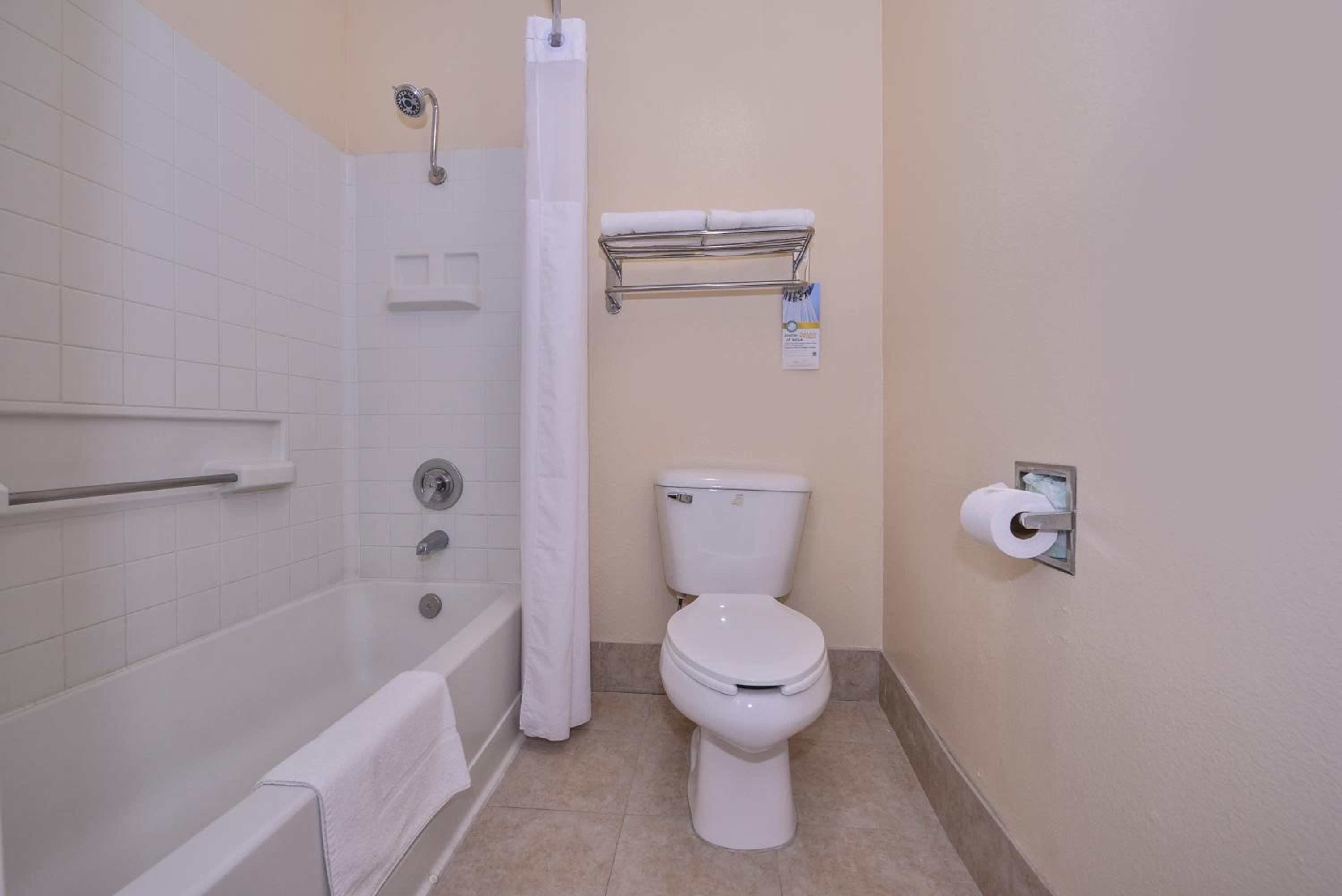 King Room - Non-Smoking - Photo 7