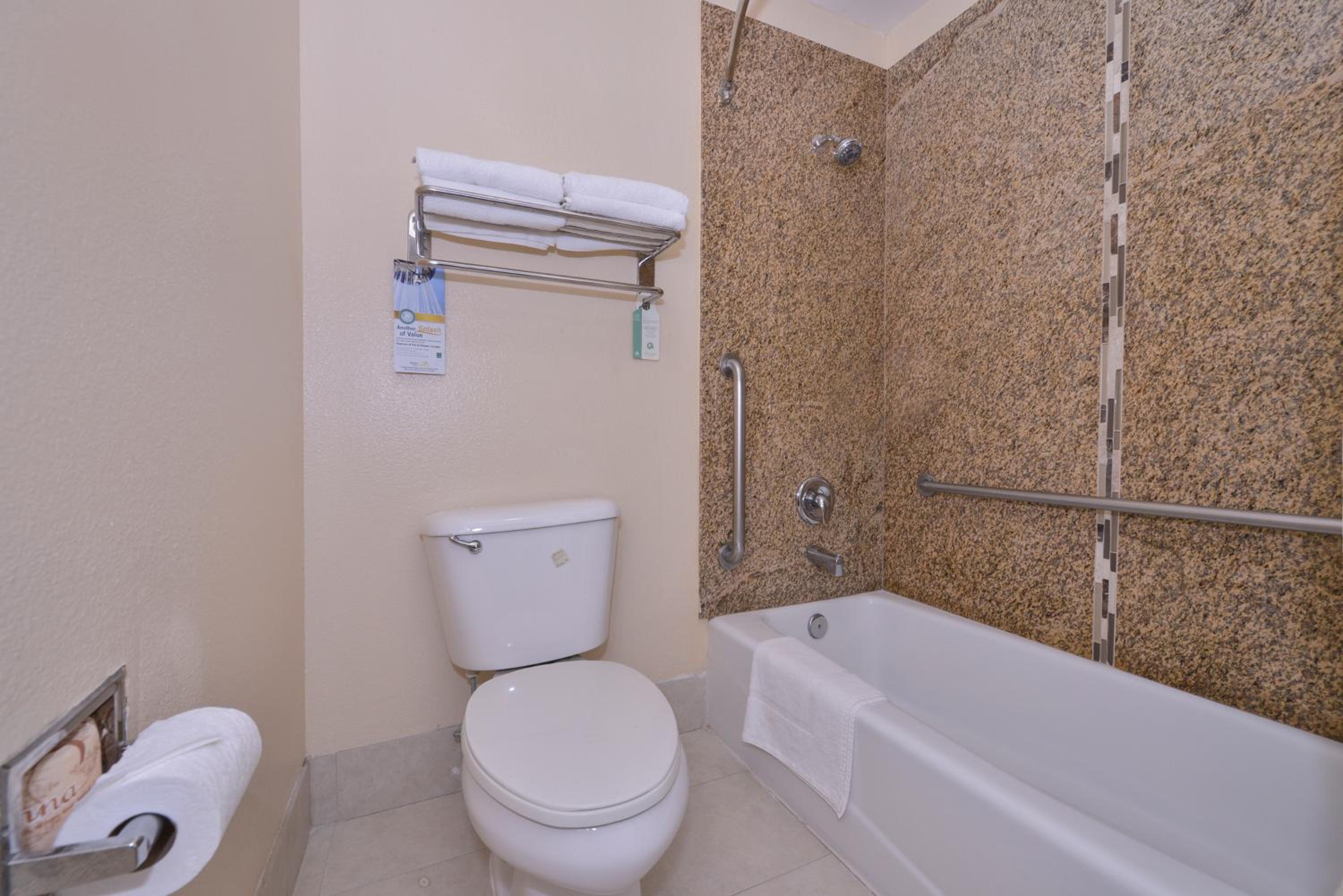 King Room - Non-Smoking - Photo 2