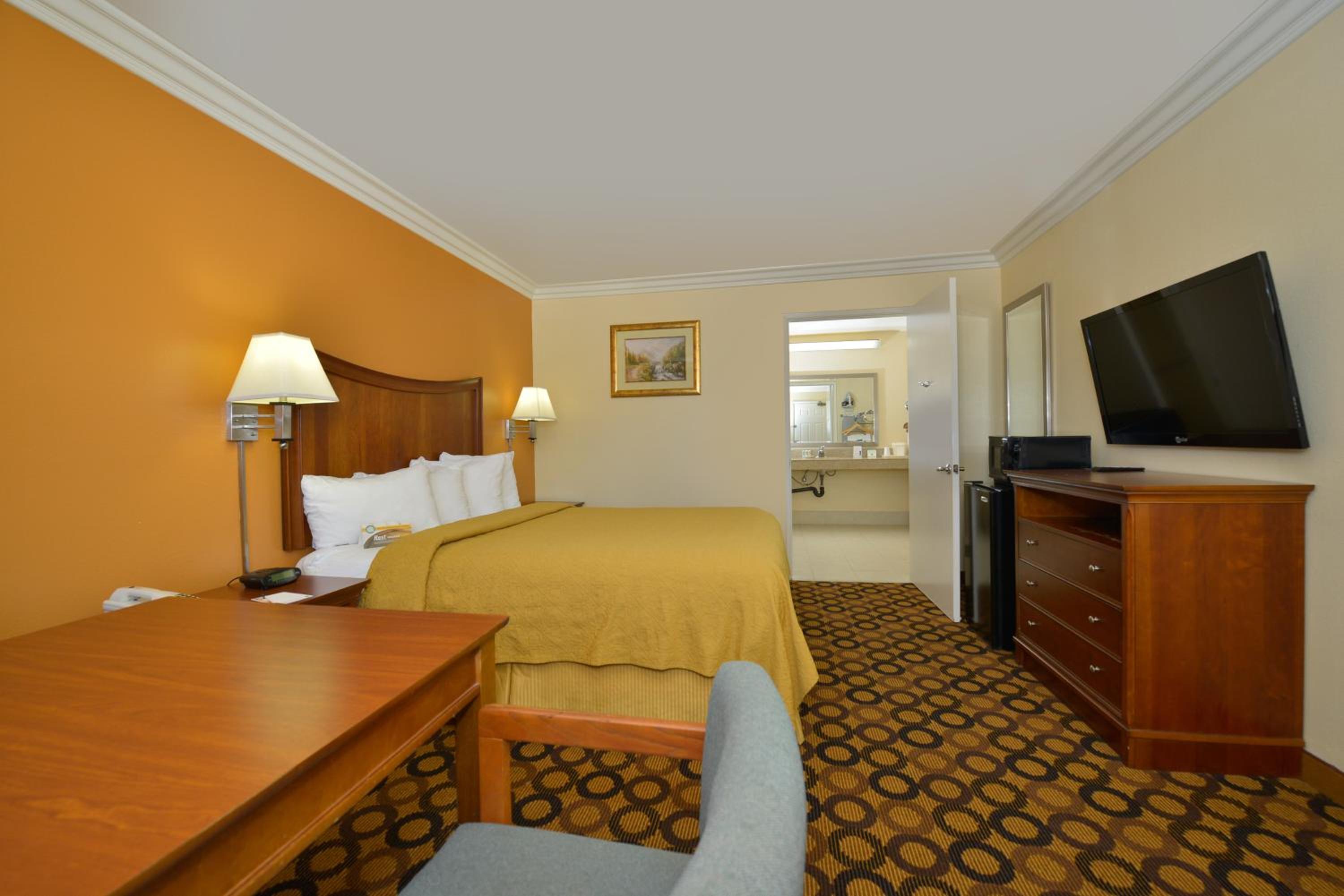 King Room - Non-Smoking - Photo 1