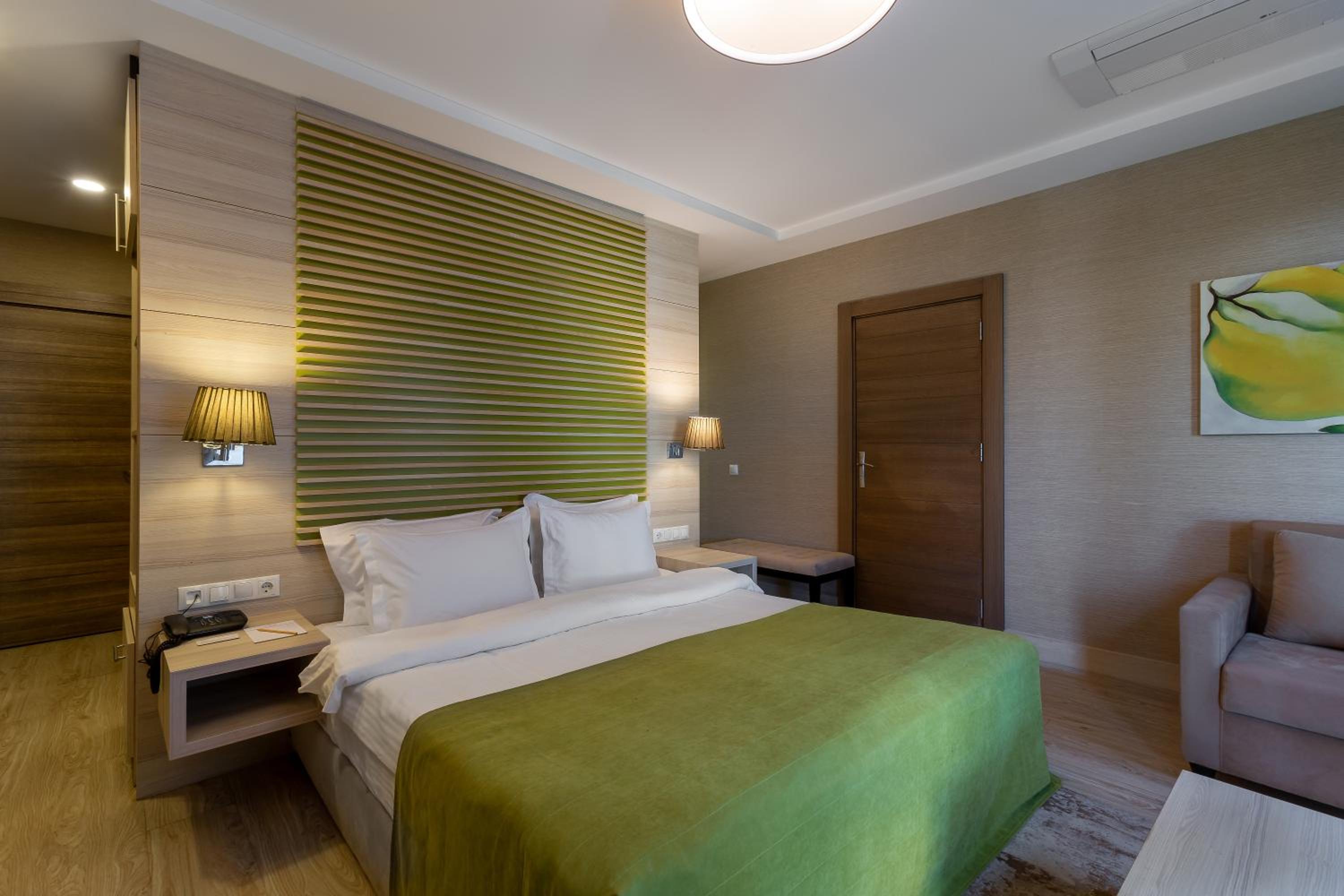 Quadruple Room - Photo 2