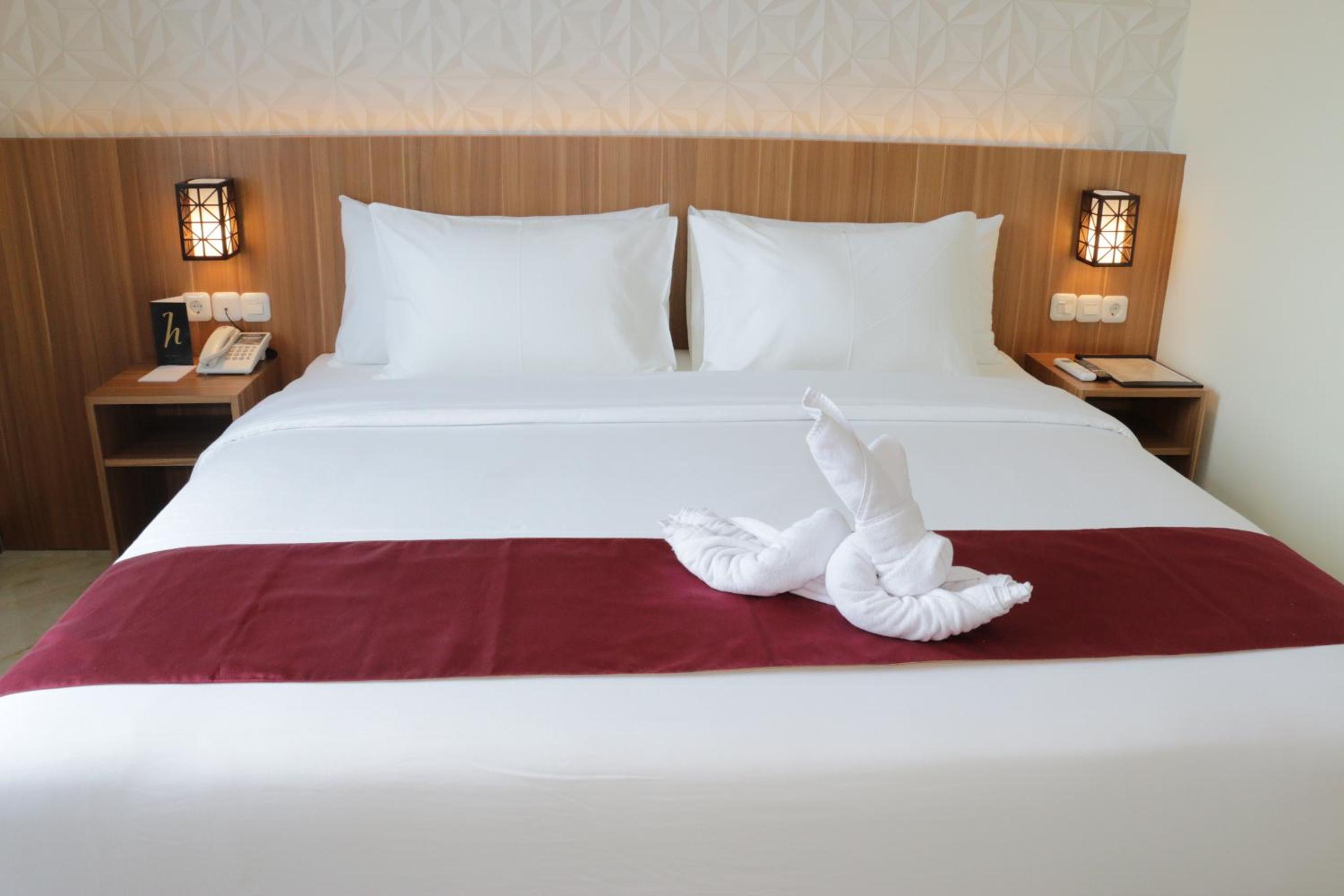 Deluxe Room - Photo 17