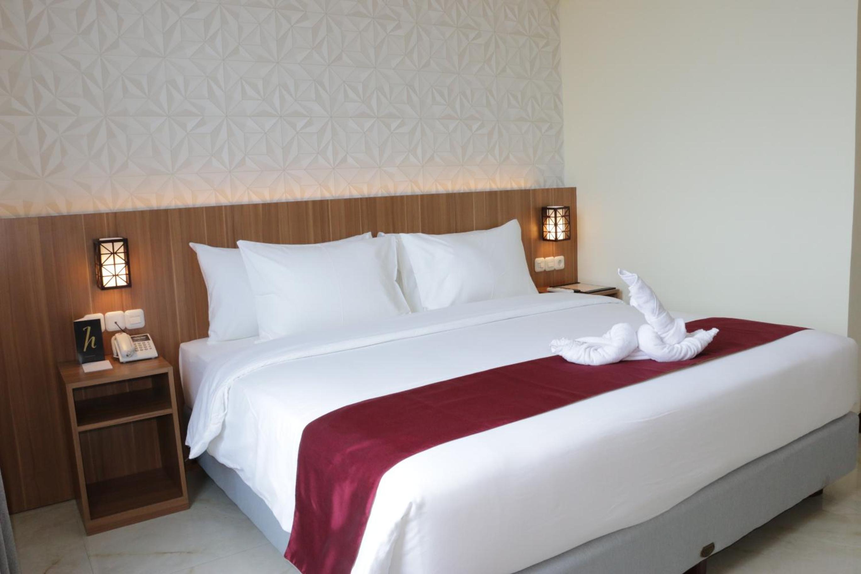 Deluxe Room - Photo 8