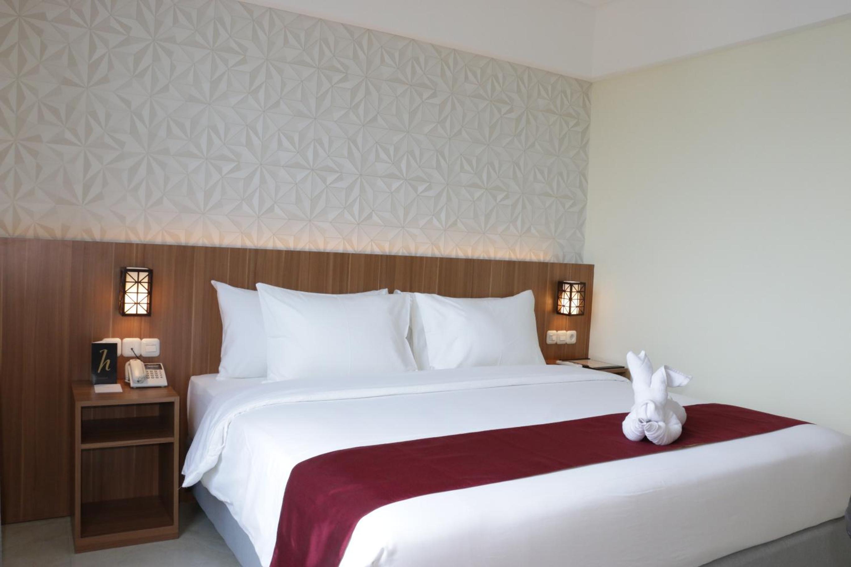 Deluxe Room - Photo 9