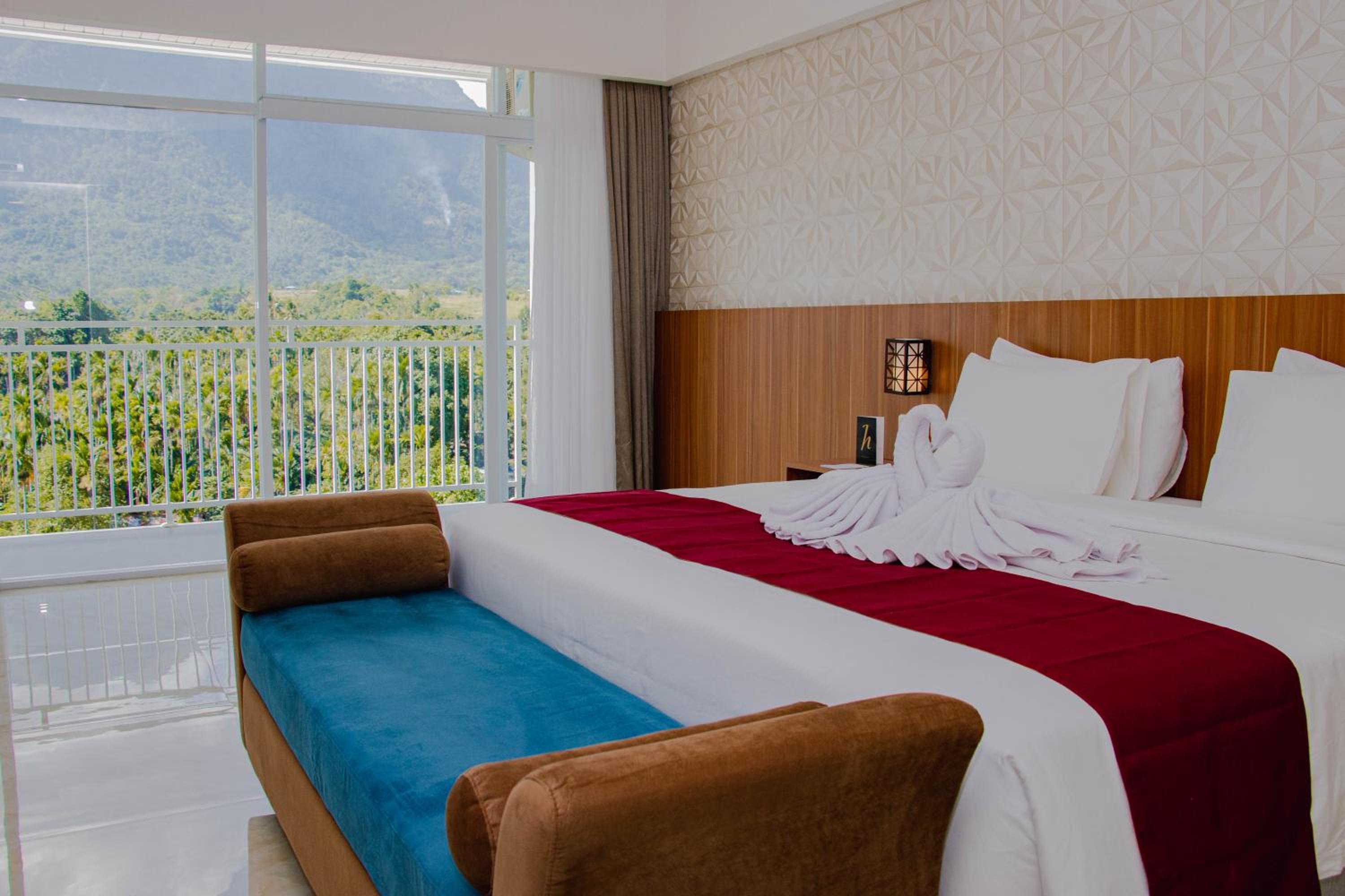 Deluxe Room - Photo 6