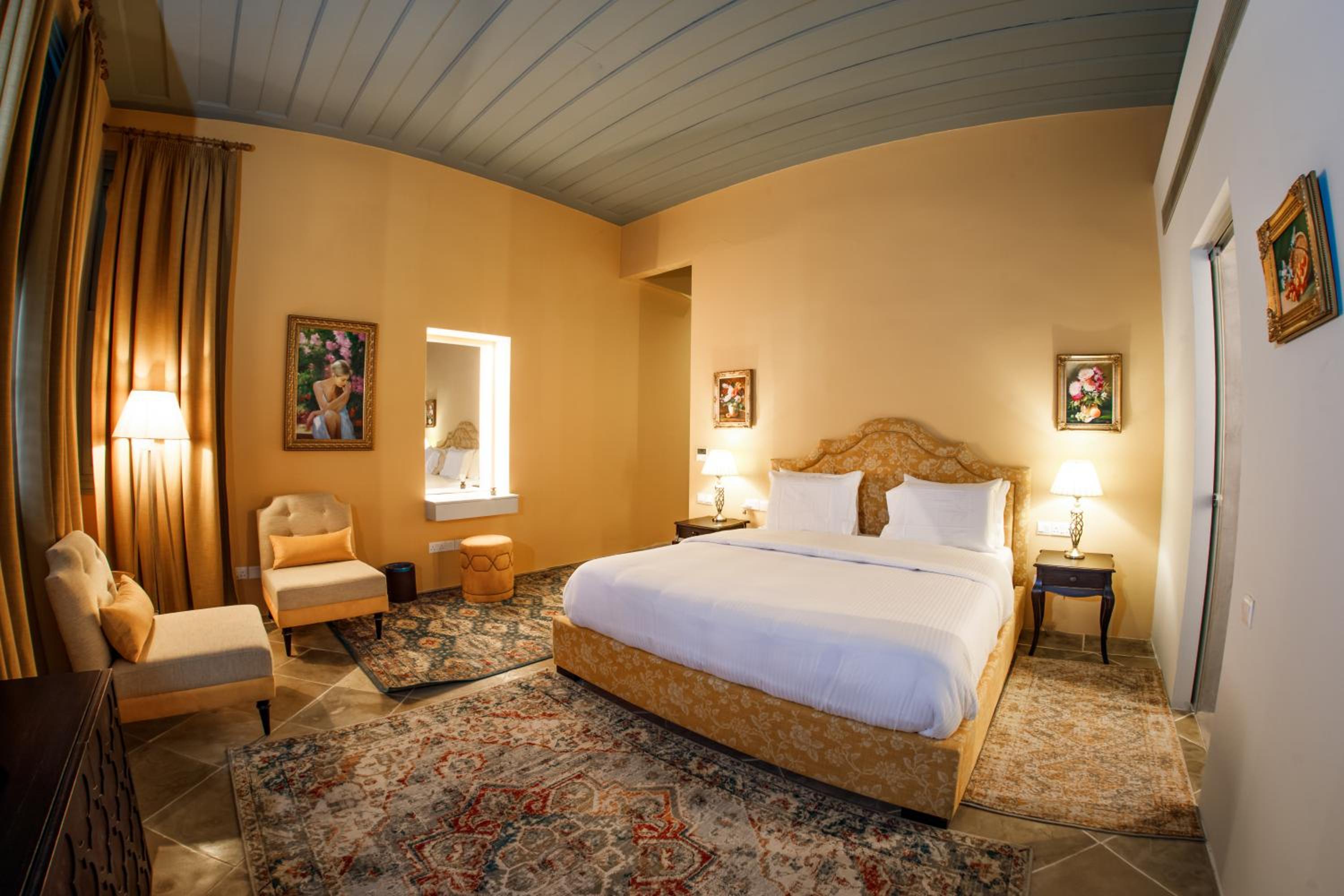 Deluxe Suite - Photo 8