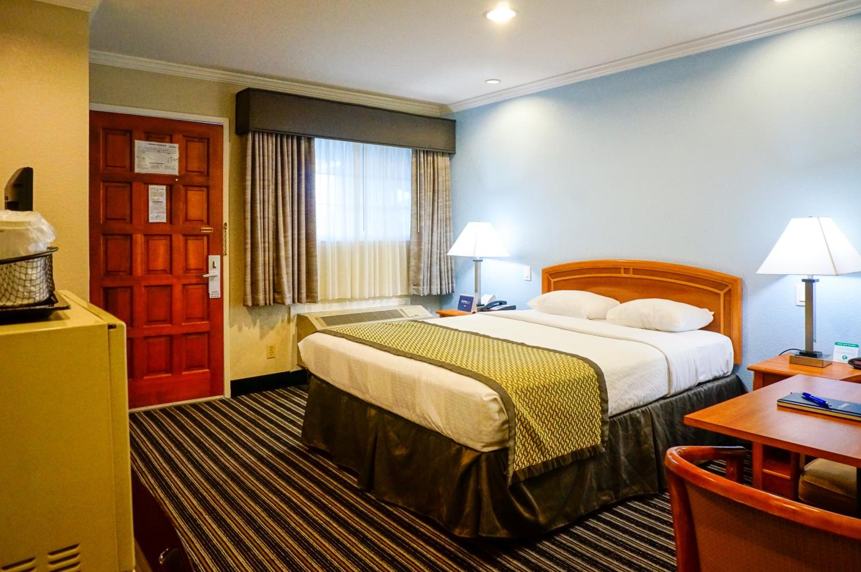 Queen Room - Photo 1
