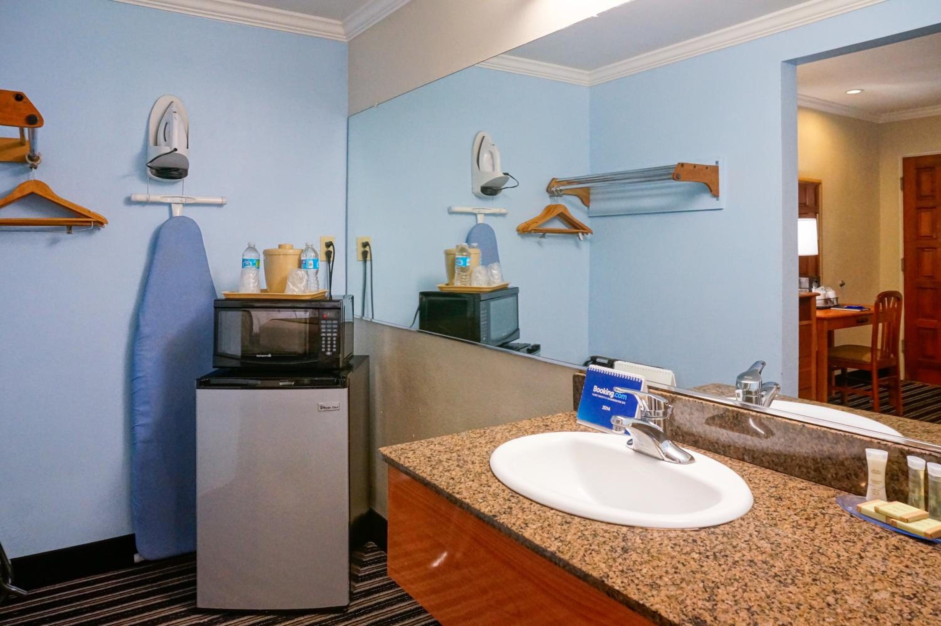 Double Room - Photo 5