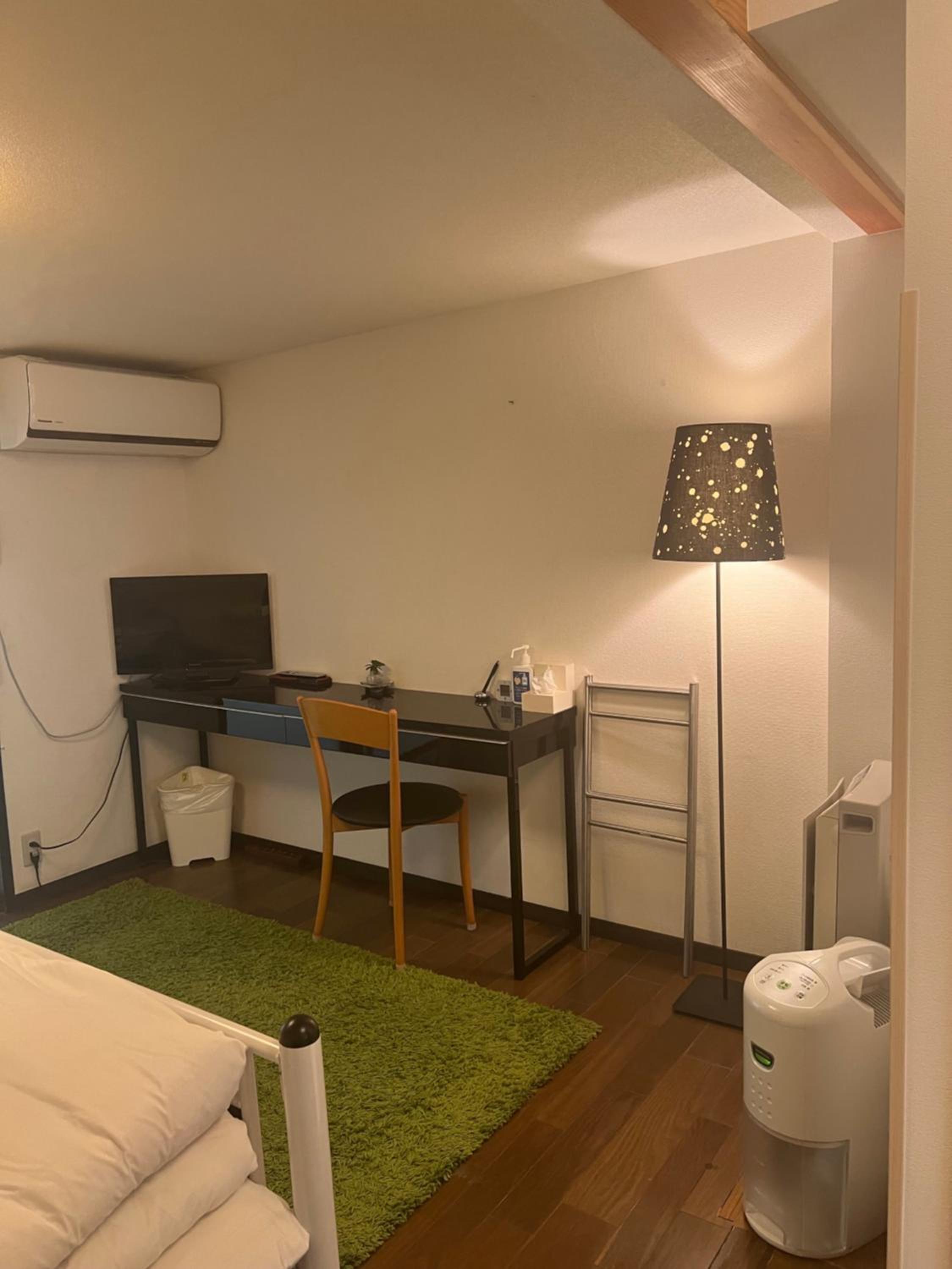 Twin Room with Private Bathroom - Photo 1