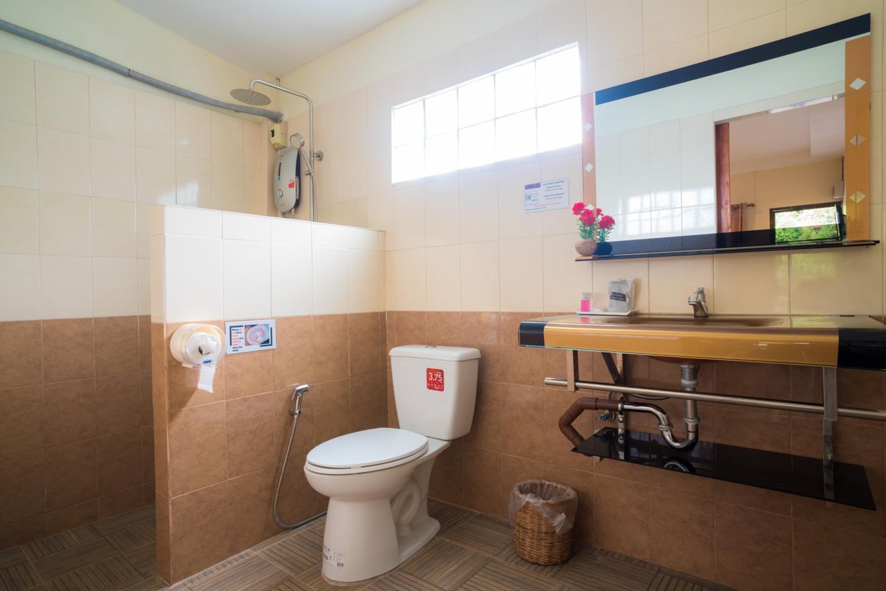 Twin Room With Bathroom photo 2