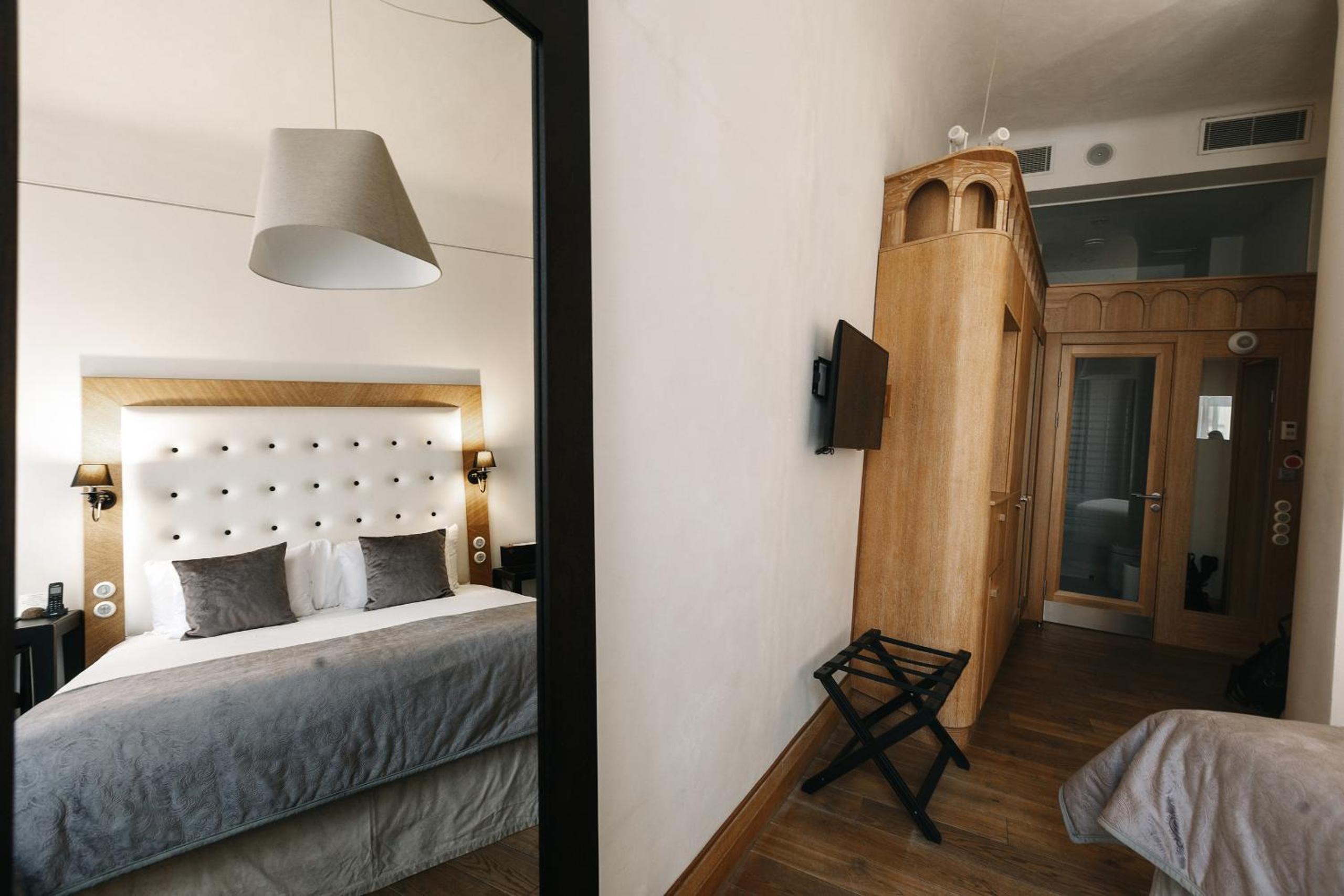 Double Room - Photo 5