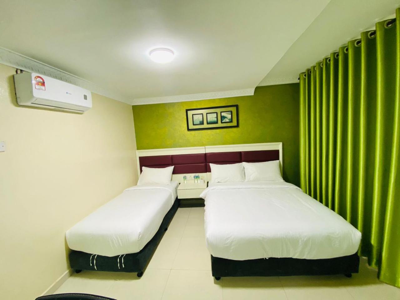 Deluxe Triple Room photo 3