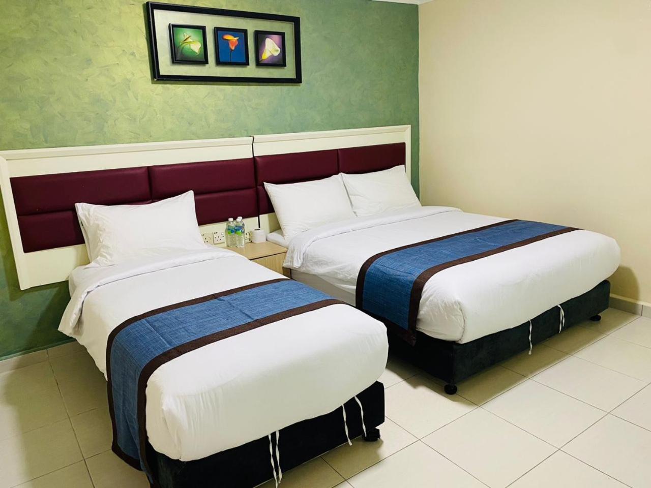 Standard Triple Room photo 2