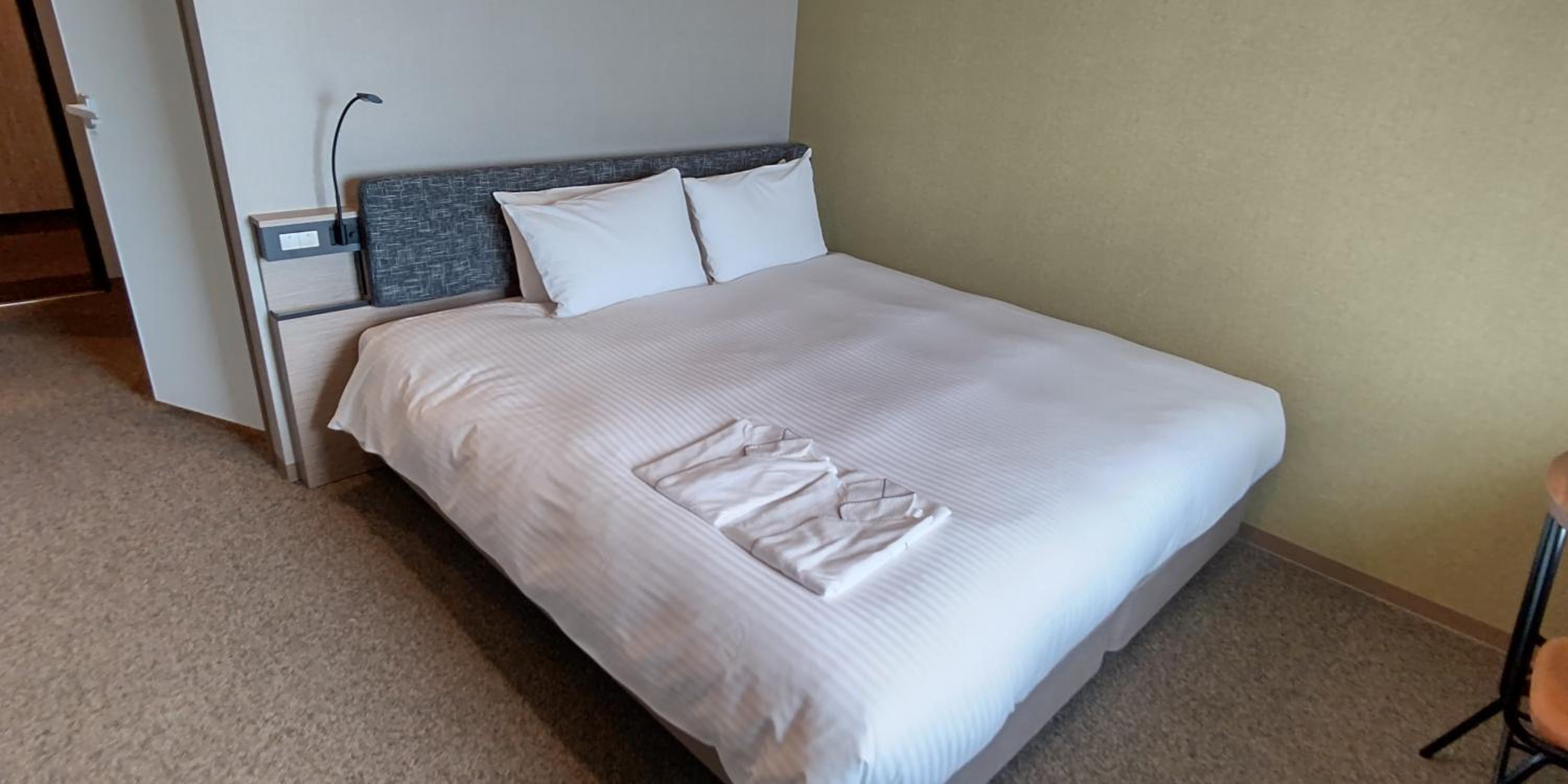 Deluxe Double Room - Non-Smoking photo 2