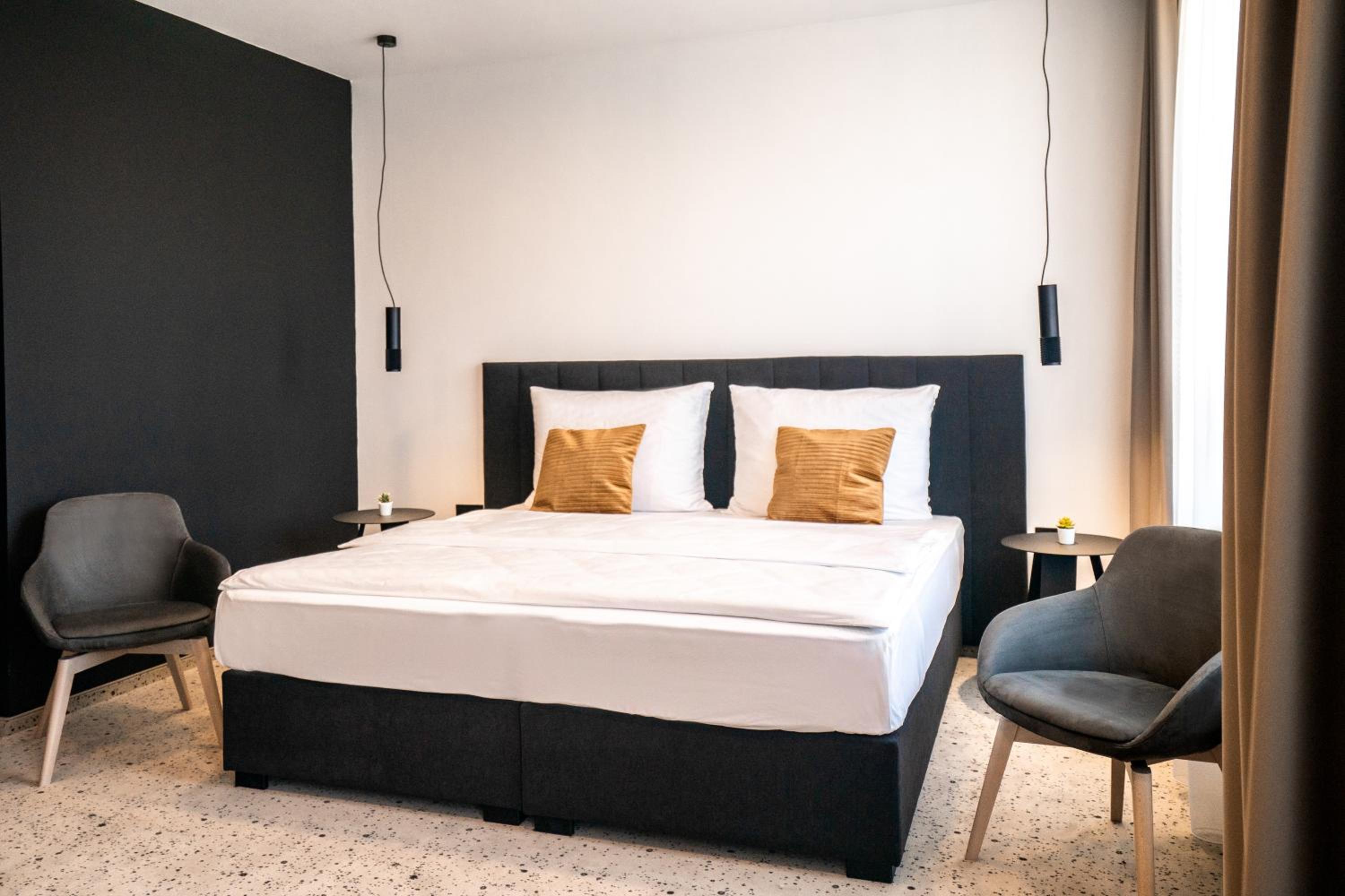 Double Room - Photo 4