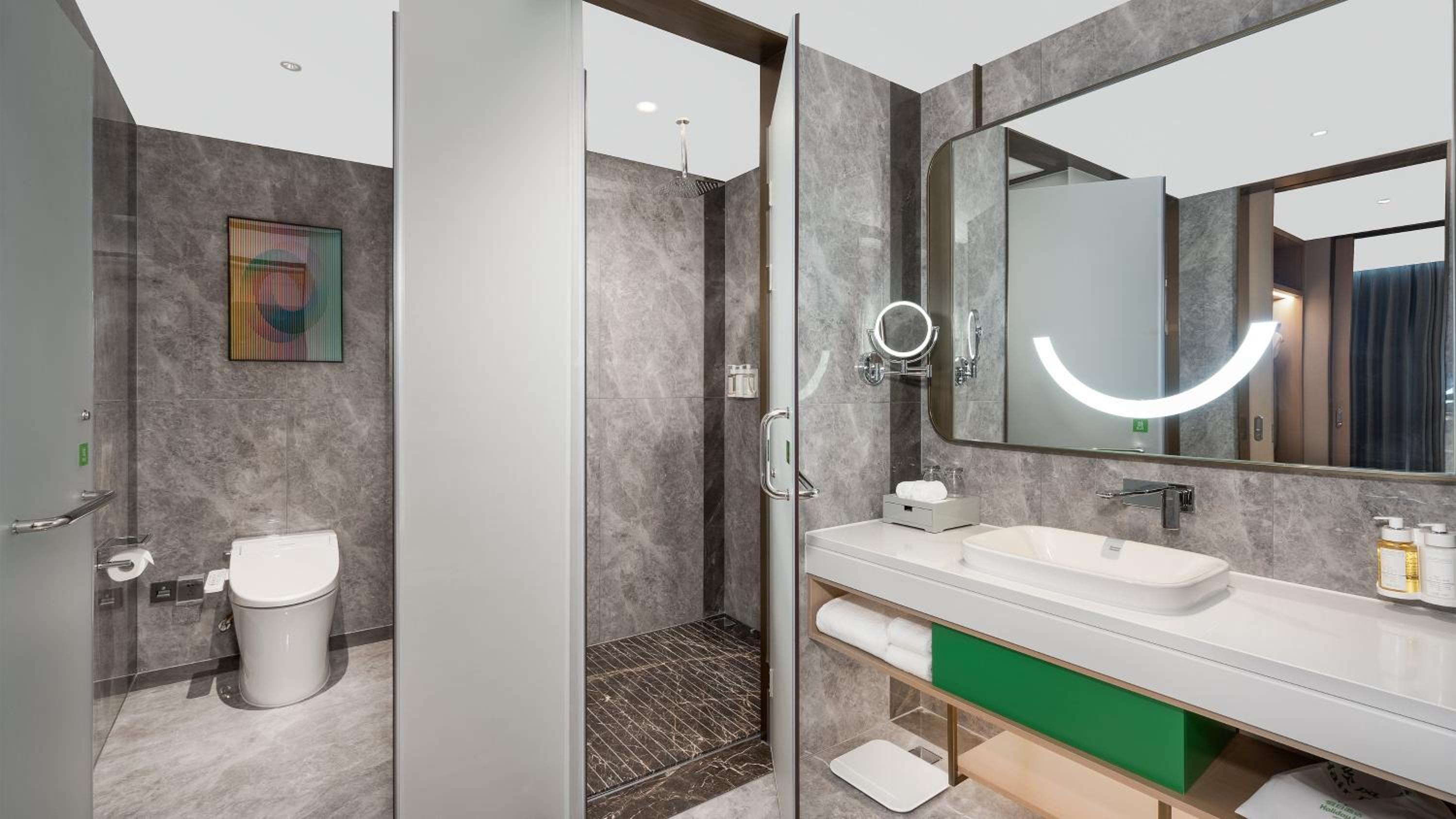 King Suite - Photo 3