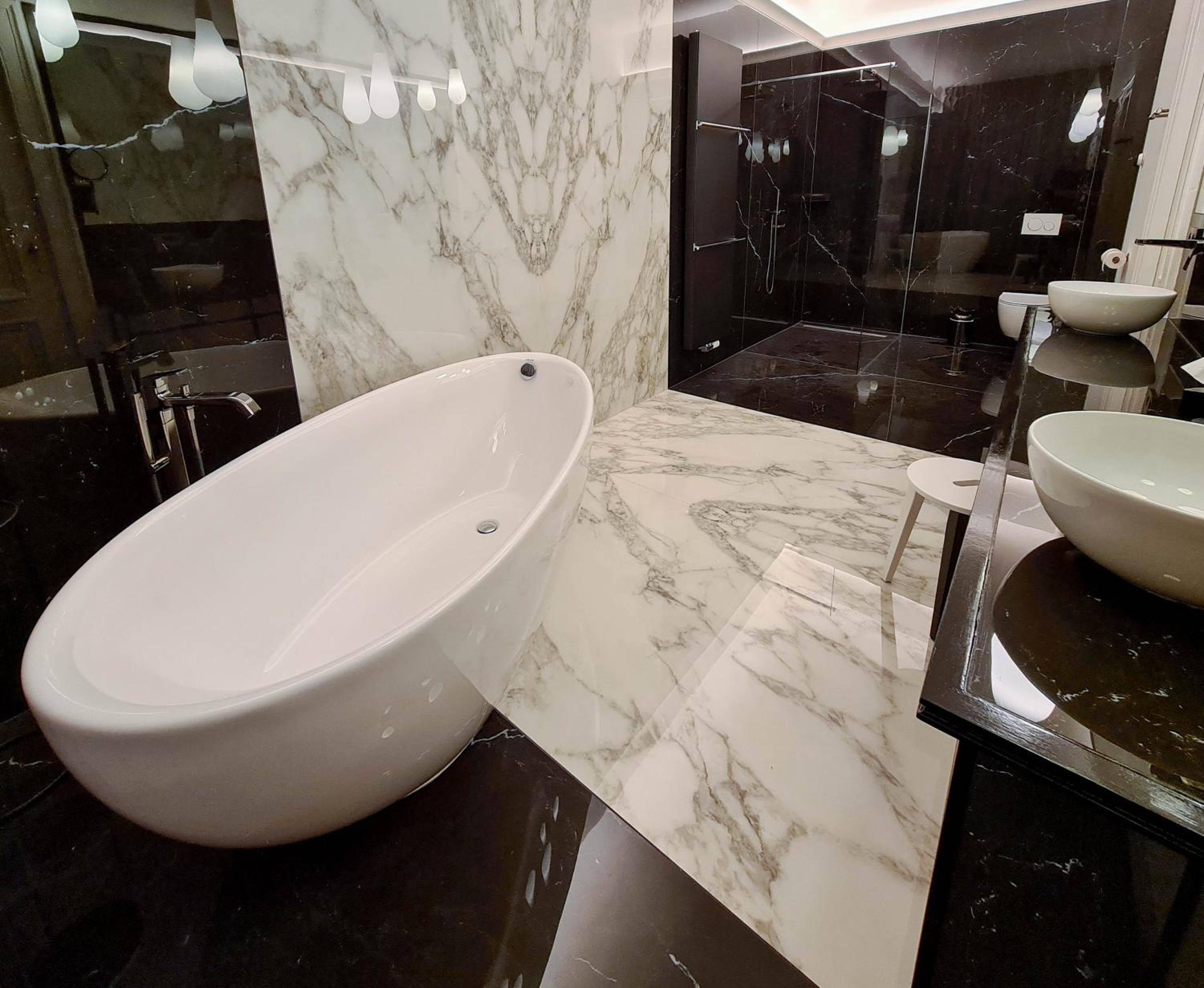 Deluxe Suite - Photo 9
