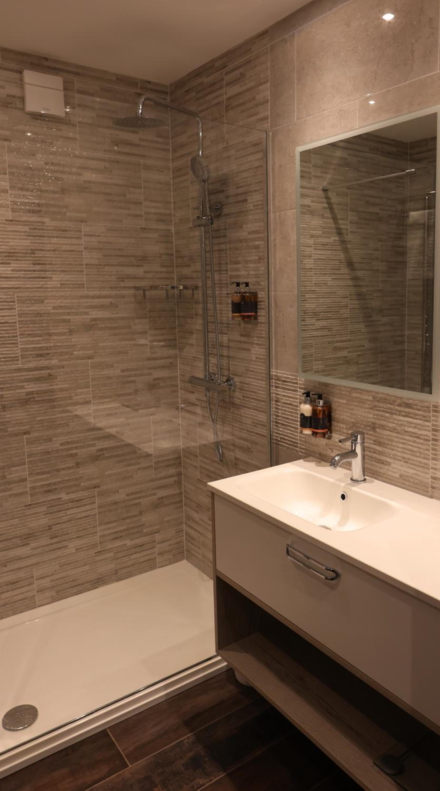 Family Room with Bathroom - Photo 2