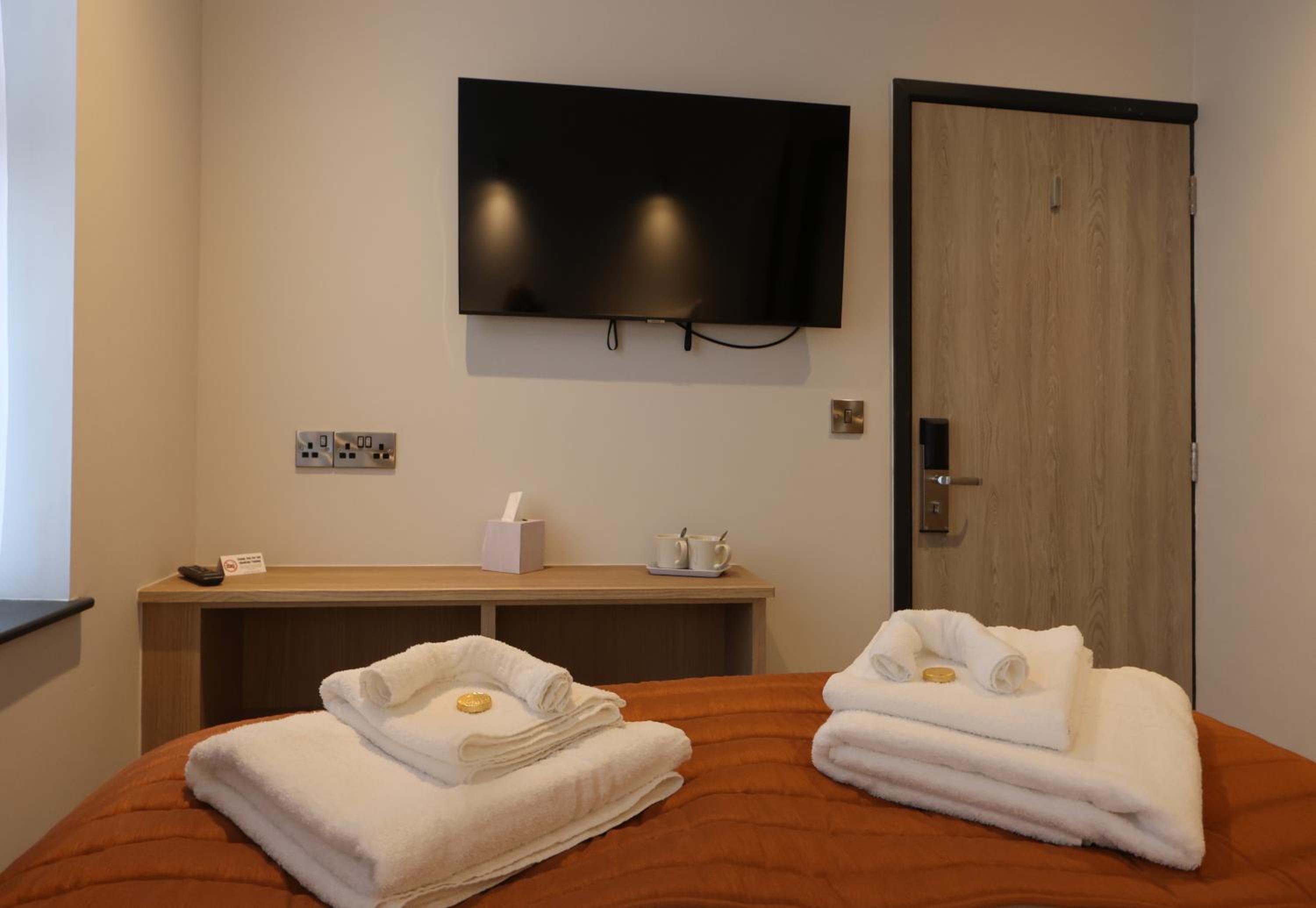 Family Room with Bathroom - Photo 8
