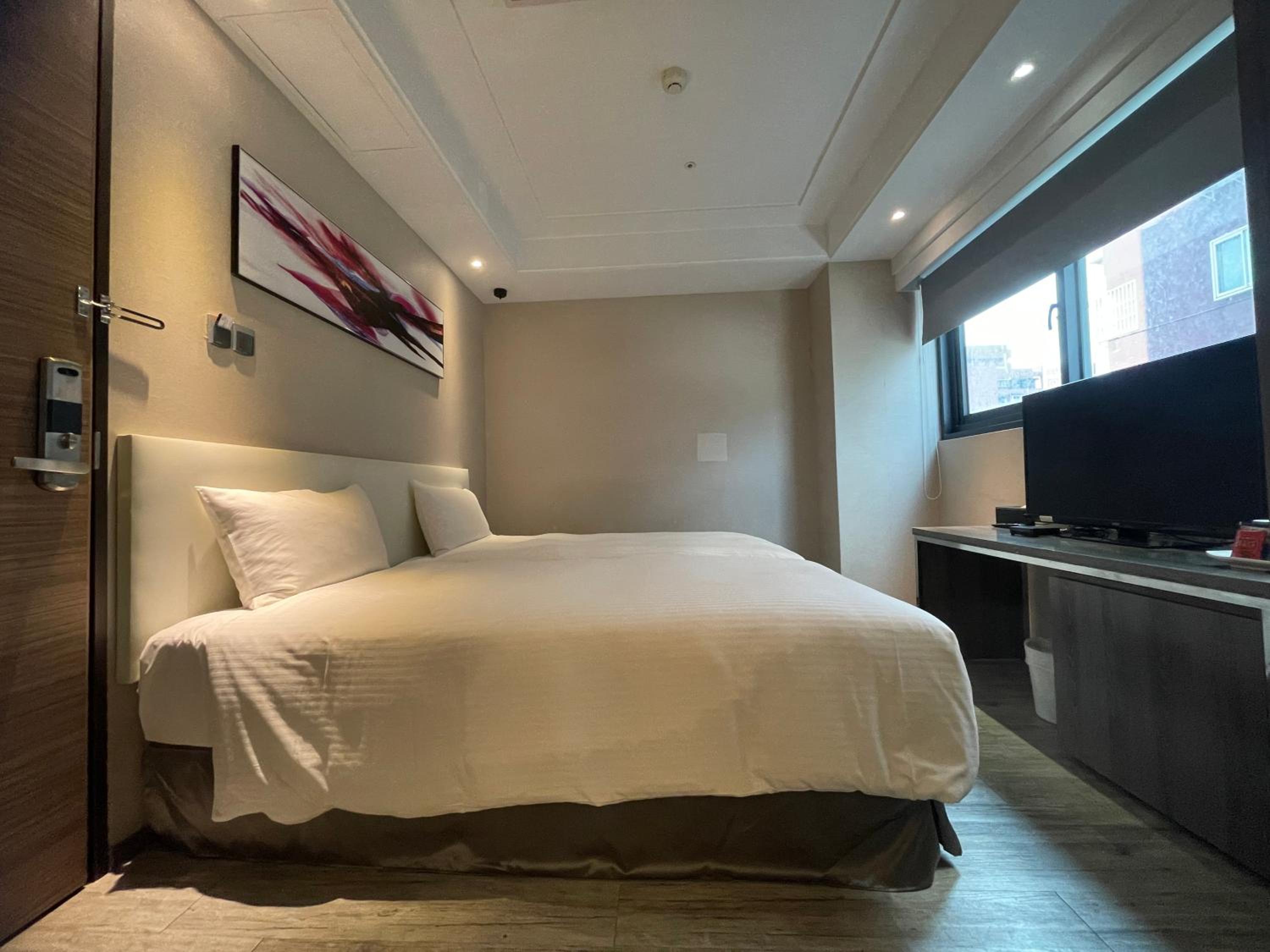 Standard Twin Room - Photo 5