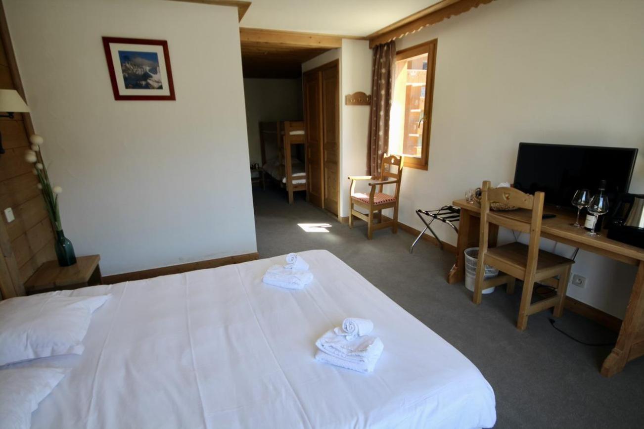 Family Room (2 Adults And 2 Children)