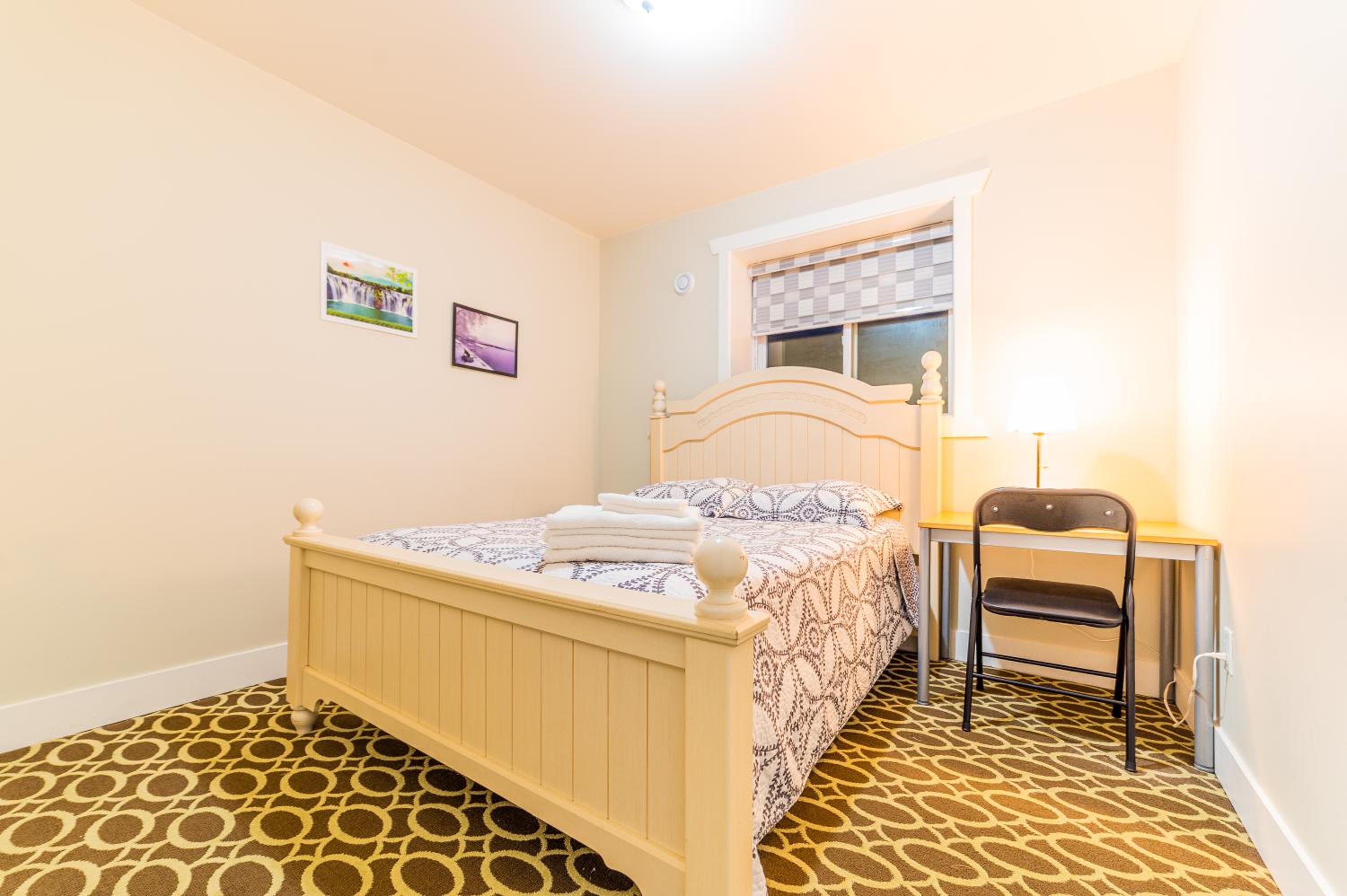 Double Room With Shared Bathroom photo 1