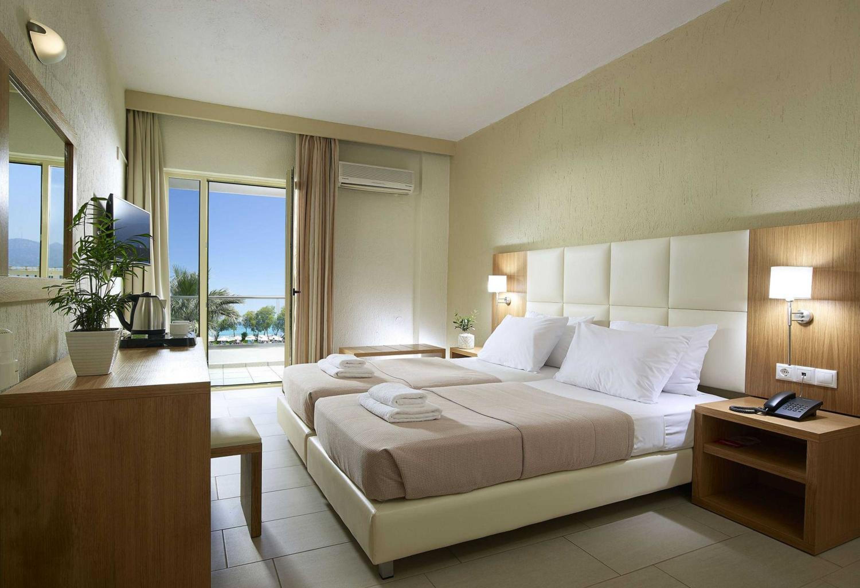 Double or Twin Room with Sea View