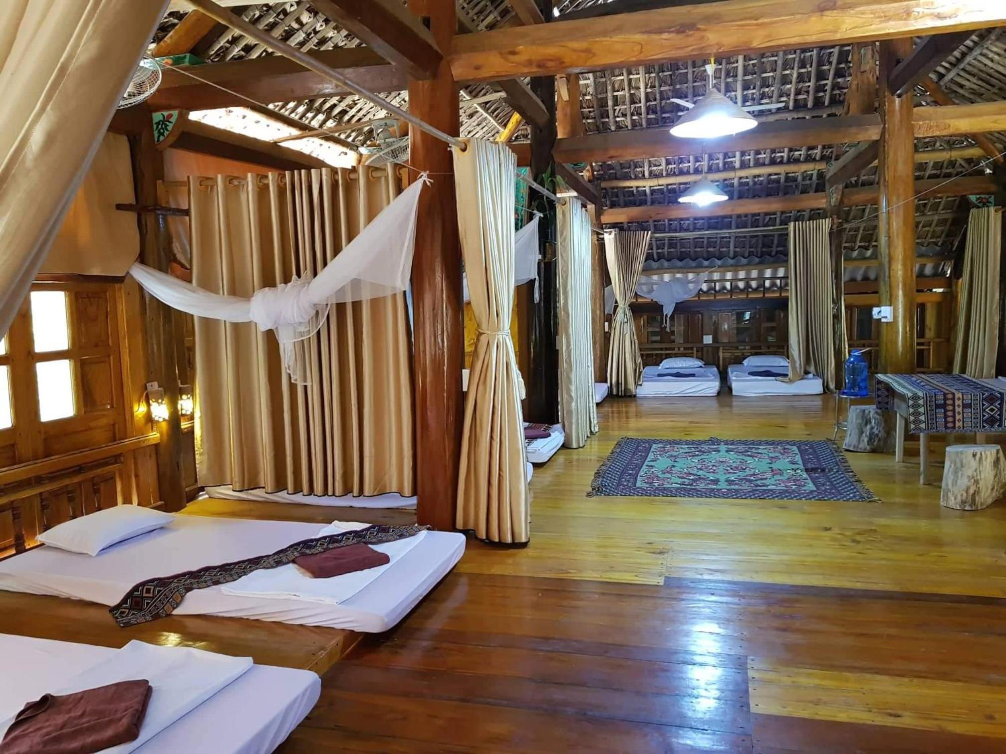 Single Bed in Mixed Dormitory Room