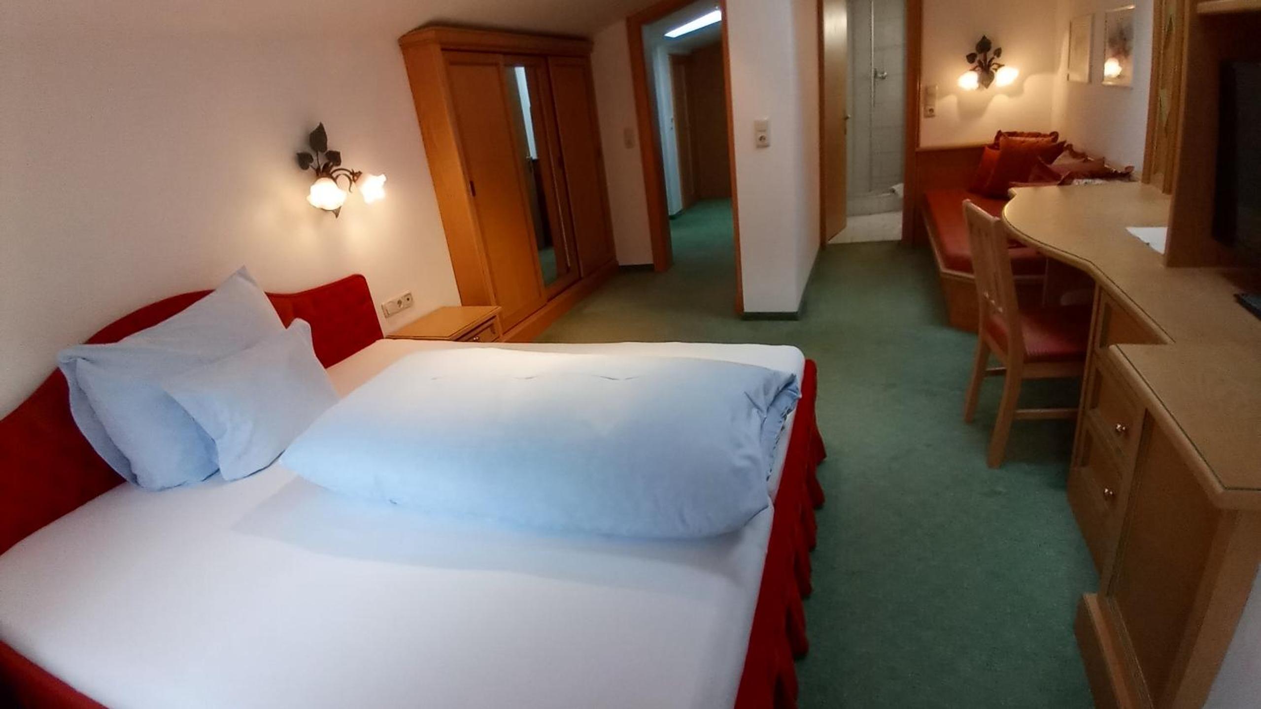Budget Double Room photo 2
