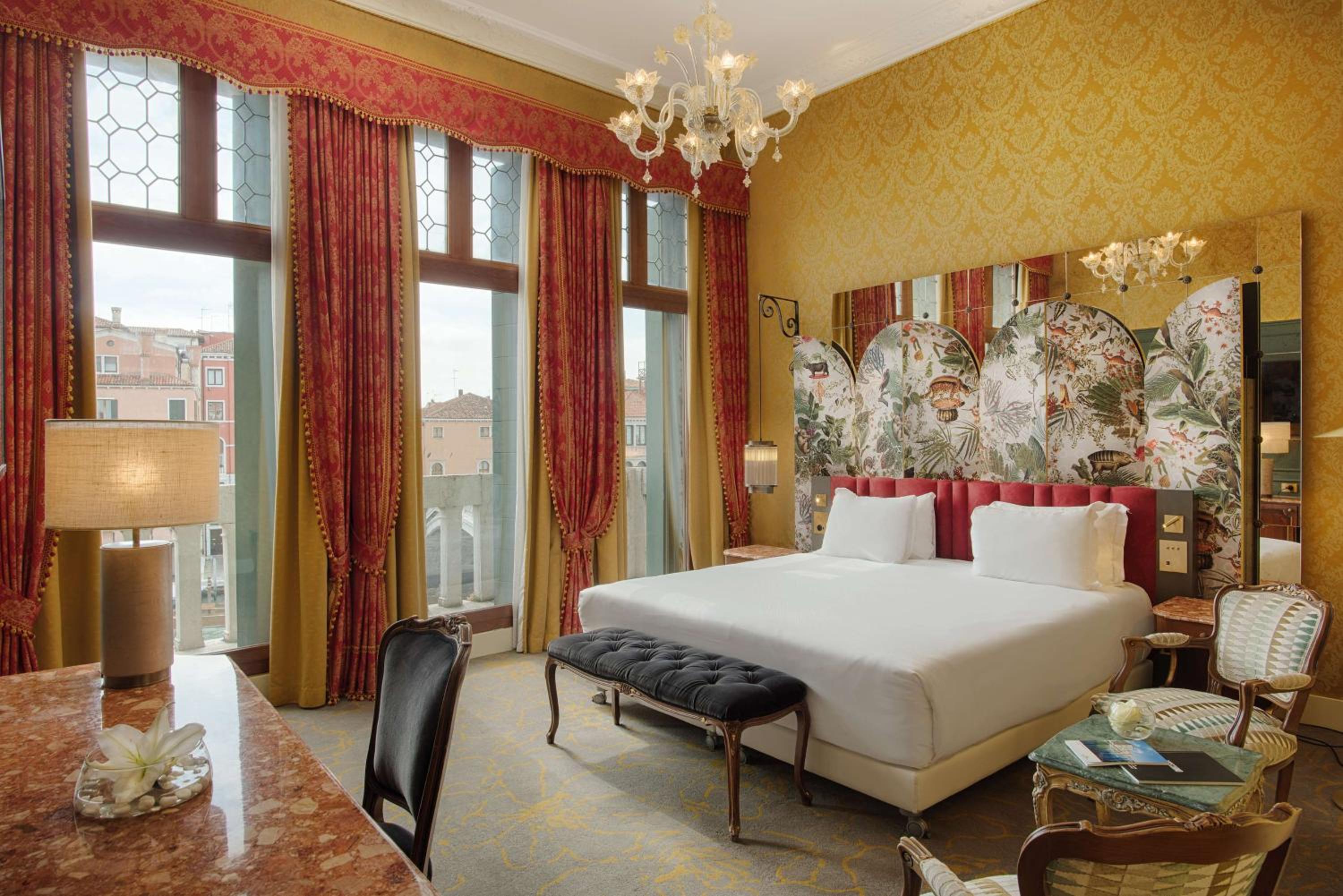 Premium Double or Twin Room with Canal View - Photo 7