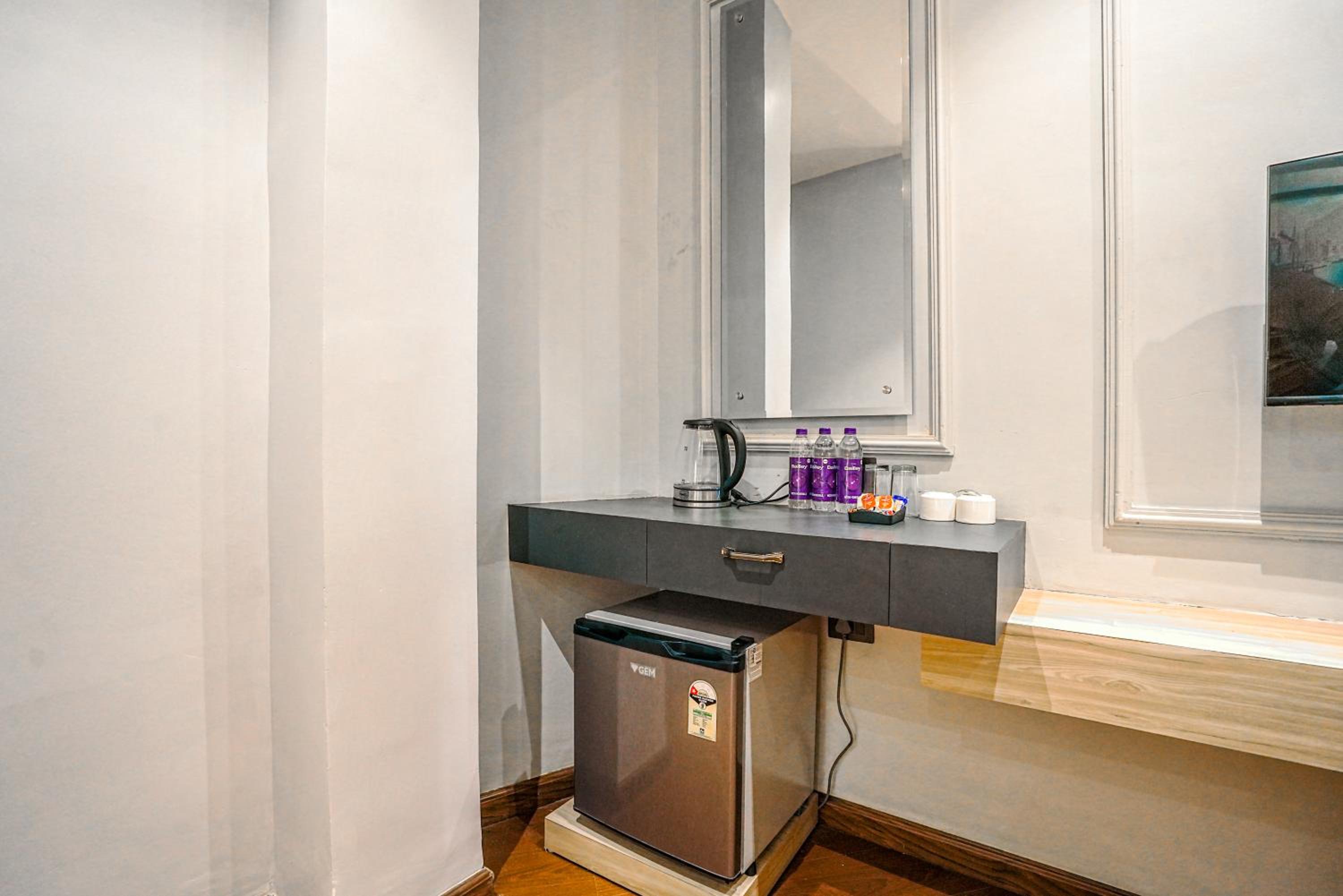 Deluxe Room - Photo 9