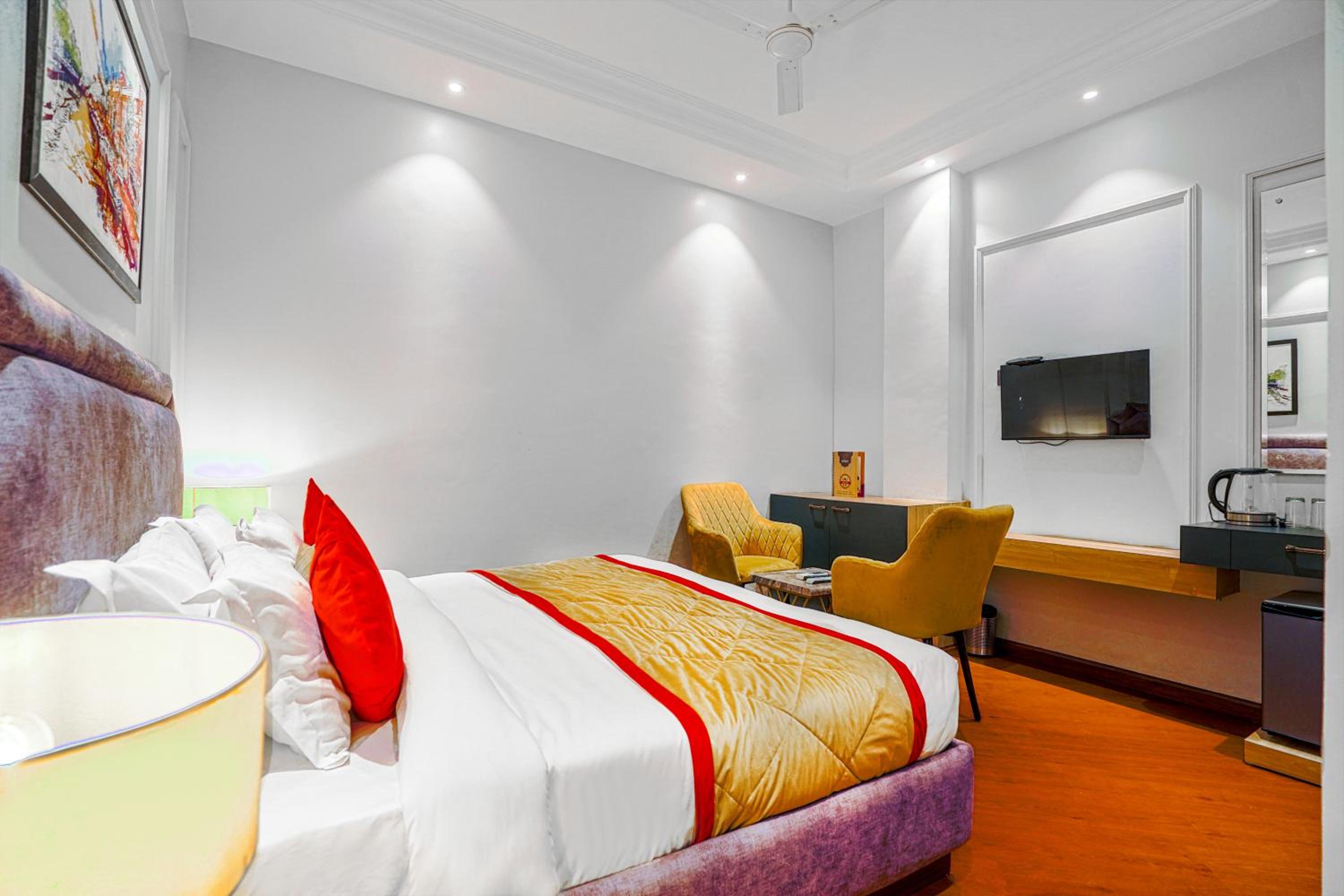 Deluxe Room - Photo 4